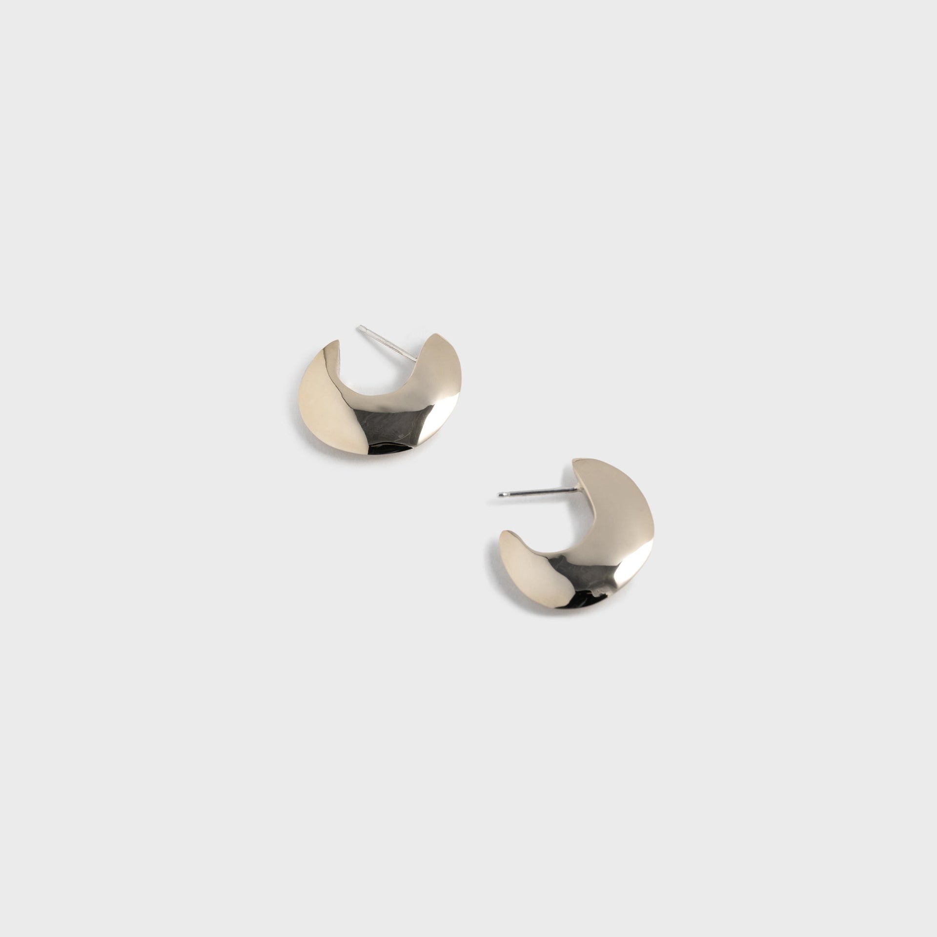 Faris Saucer Hoops in Gold