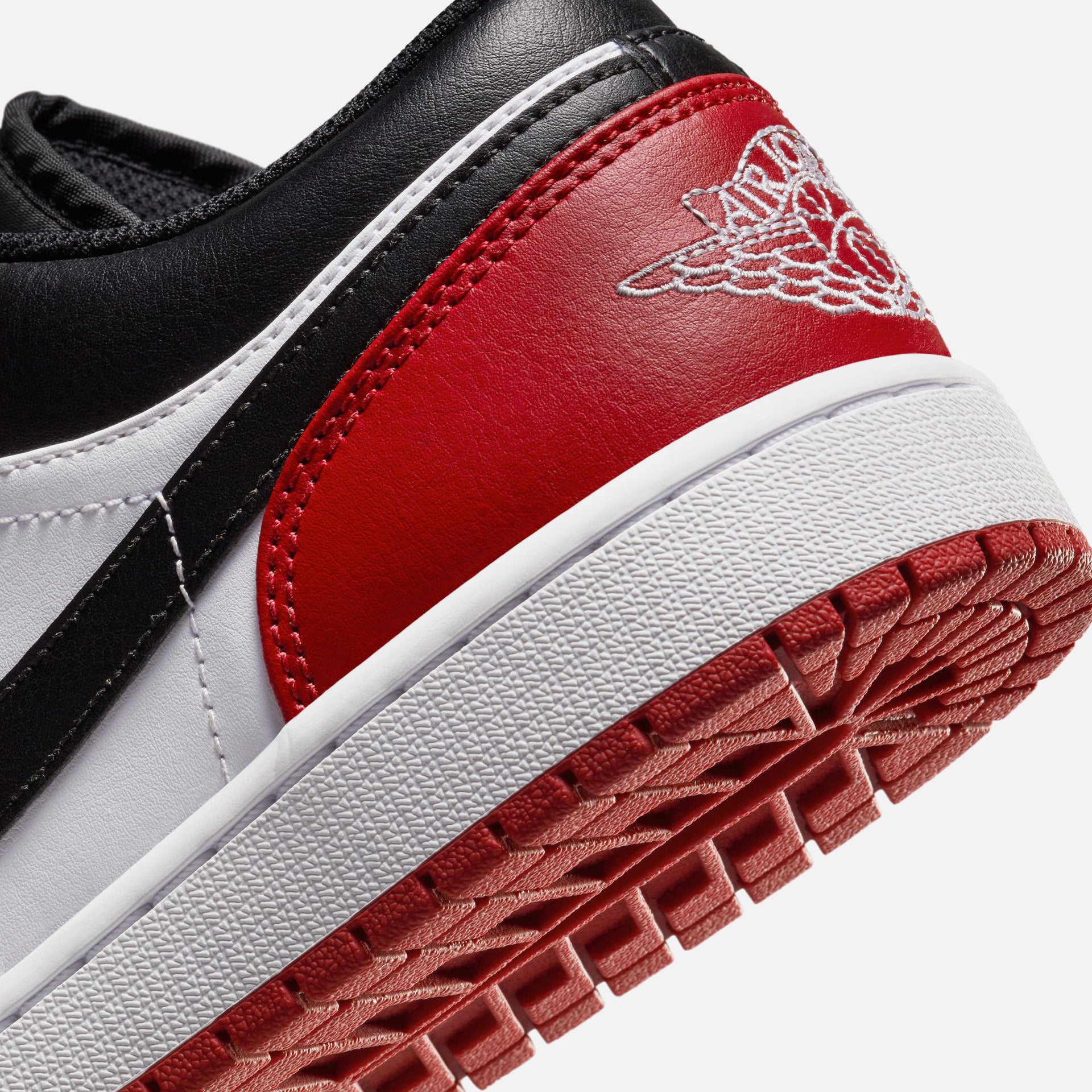 Jordan Air Jordan 1 Low - White / Black / Varsity Red