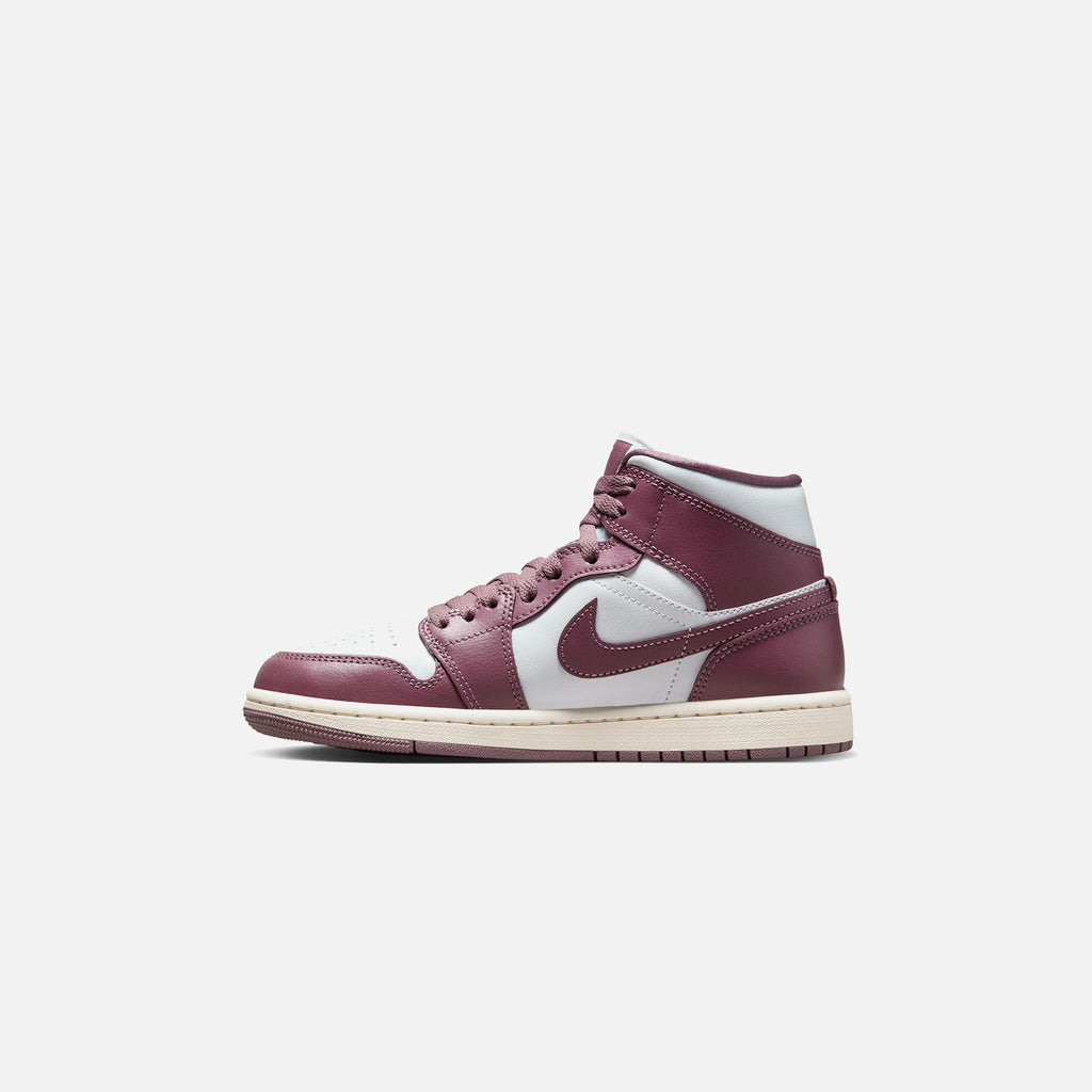 Nike WMNS Air Jordan 1 Mid - Pure Platinum / Sky J Mauve / Sail ...