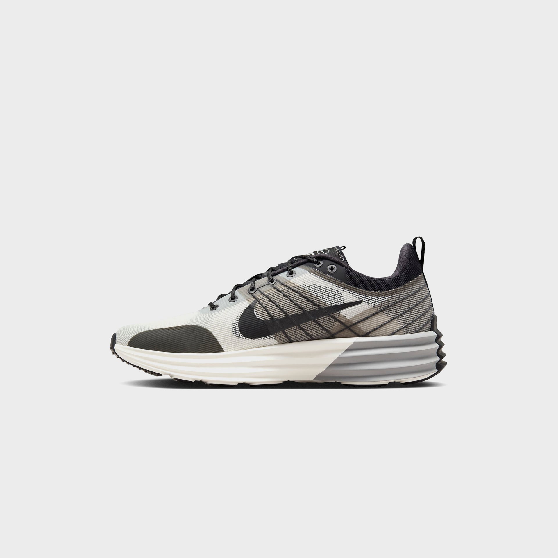 Nike Lunar Roam - Summit White / Black / Light Smoke Grey