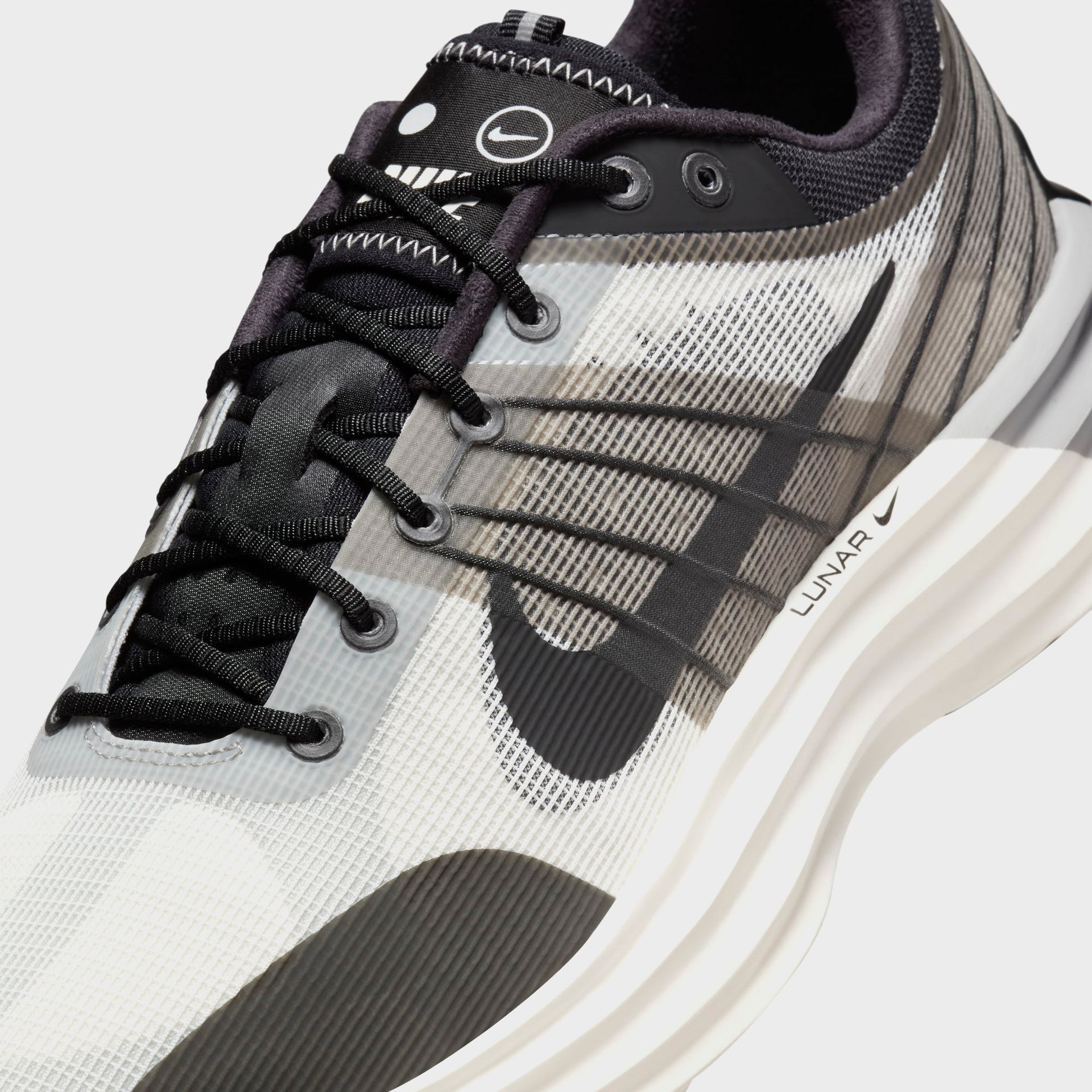 Nike Lunar Roam - Summit White / Black / Light Smoke Grey