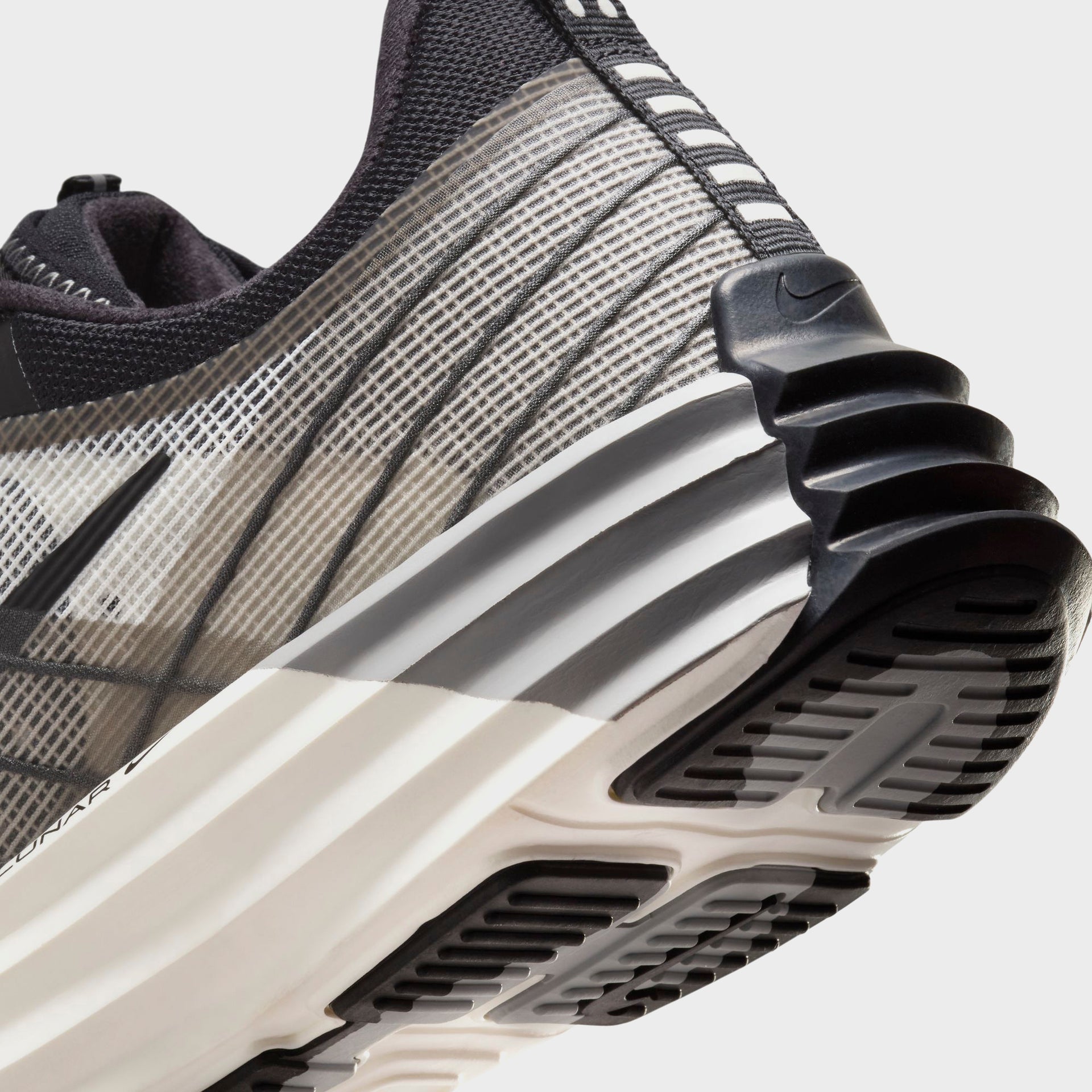 Nike Lunar Roam - Summit White / Black / Light Smoke Grey