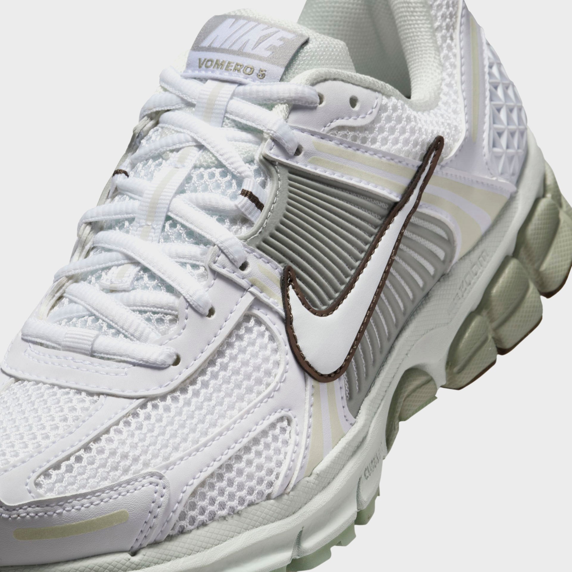 Nike WMNS Zoom Vomero 5 - Summit White / Light Smoke Grey / Jade Horizion