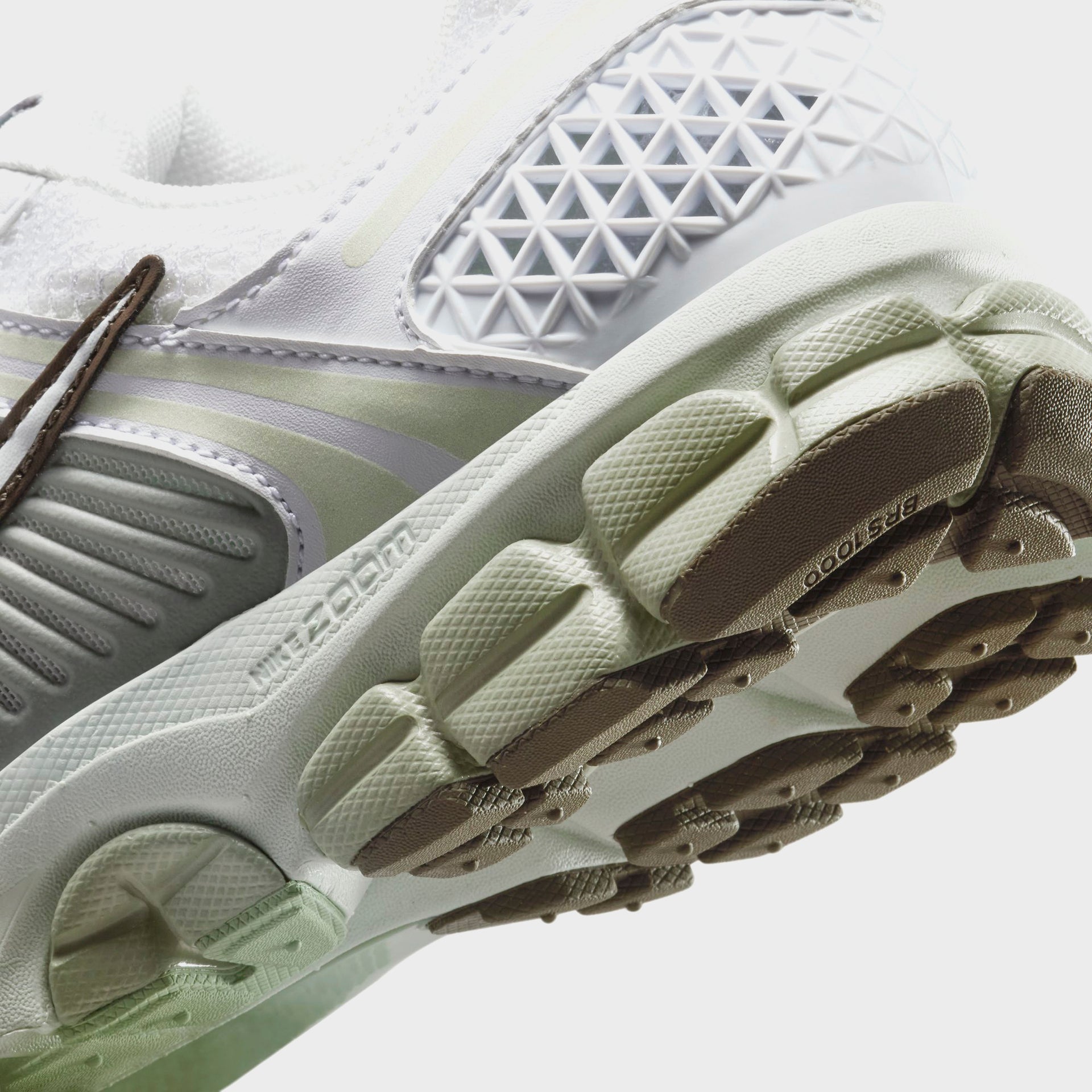 Nike WMNS Zoom Vomero 5 - Summit White / Light Smoke Grey / Jade Horizion