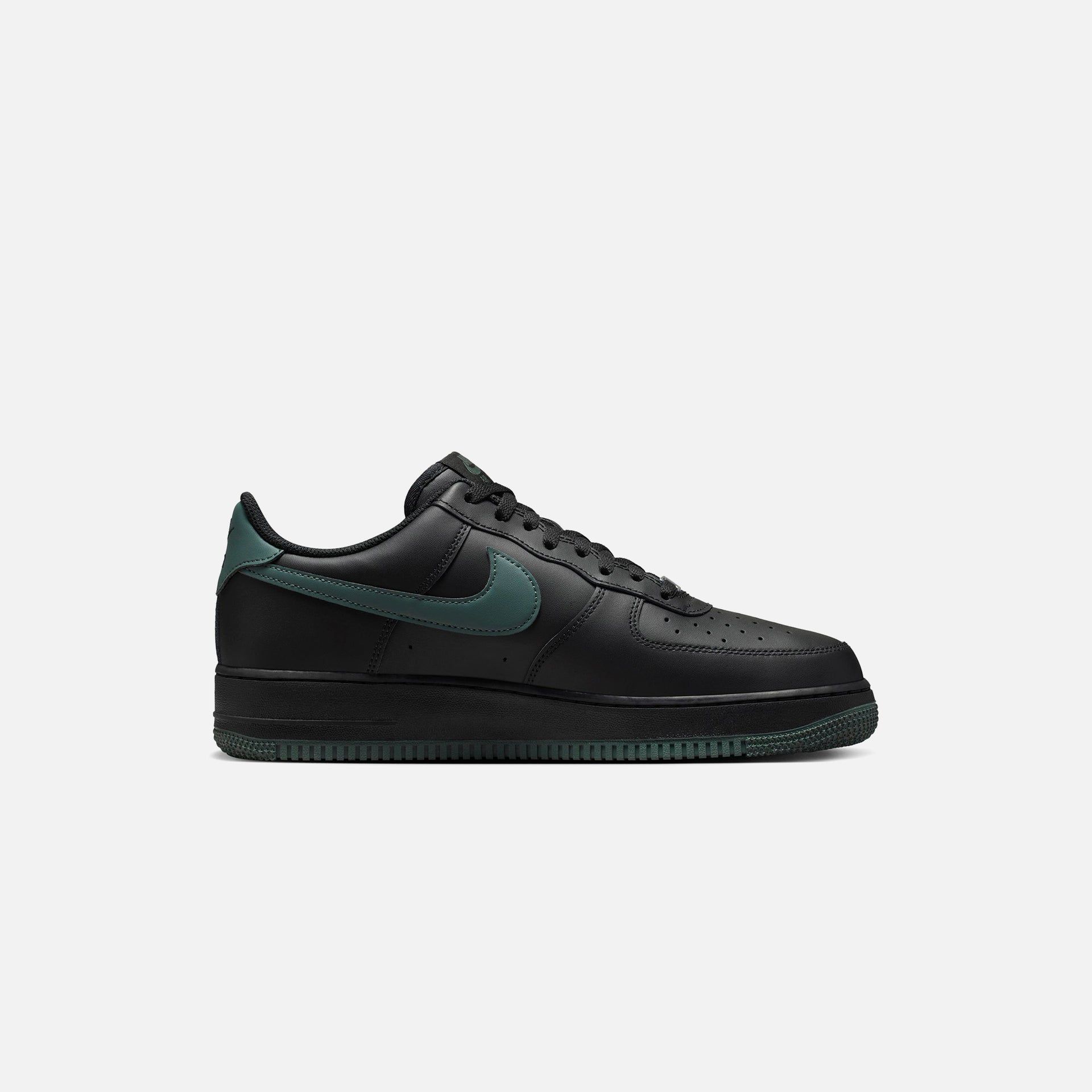 Nike Air Force 1 `07 - Black / Vintage Green