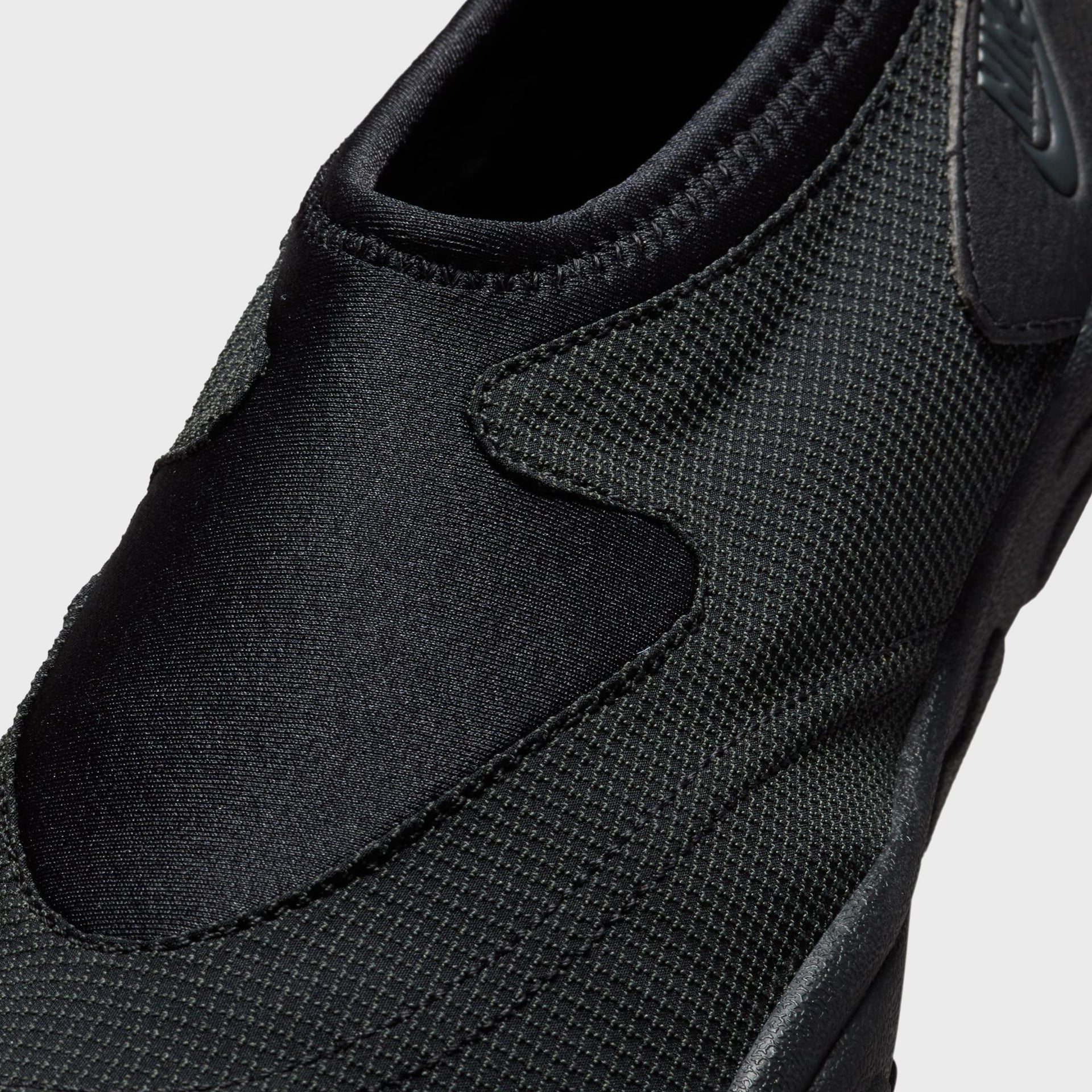 Nike Aqua Turf - Black / Off Noir
