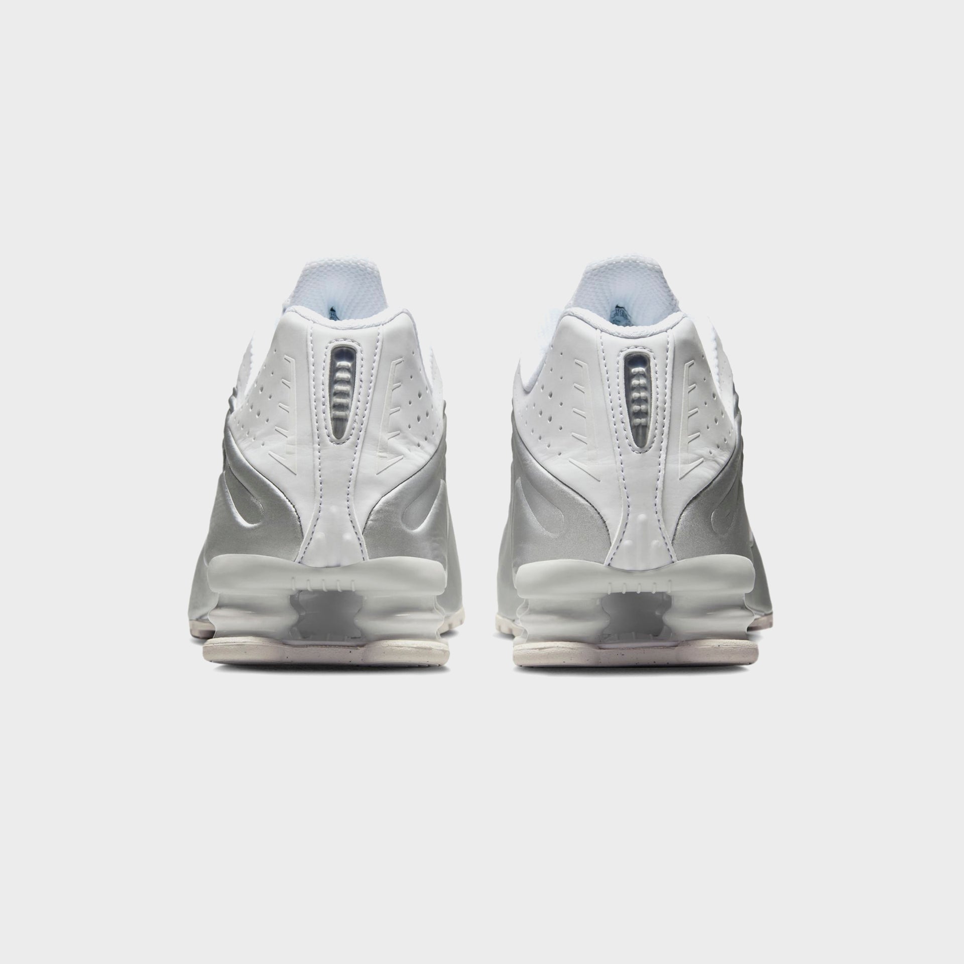 Nike Shox R4  - White / Bright Crimson / Metallic Silver