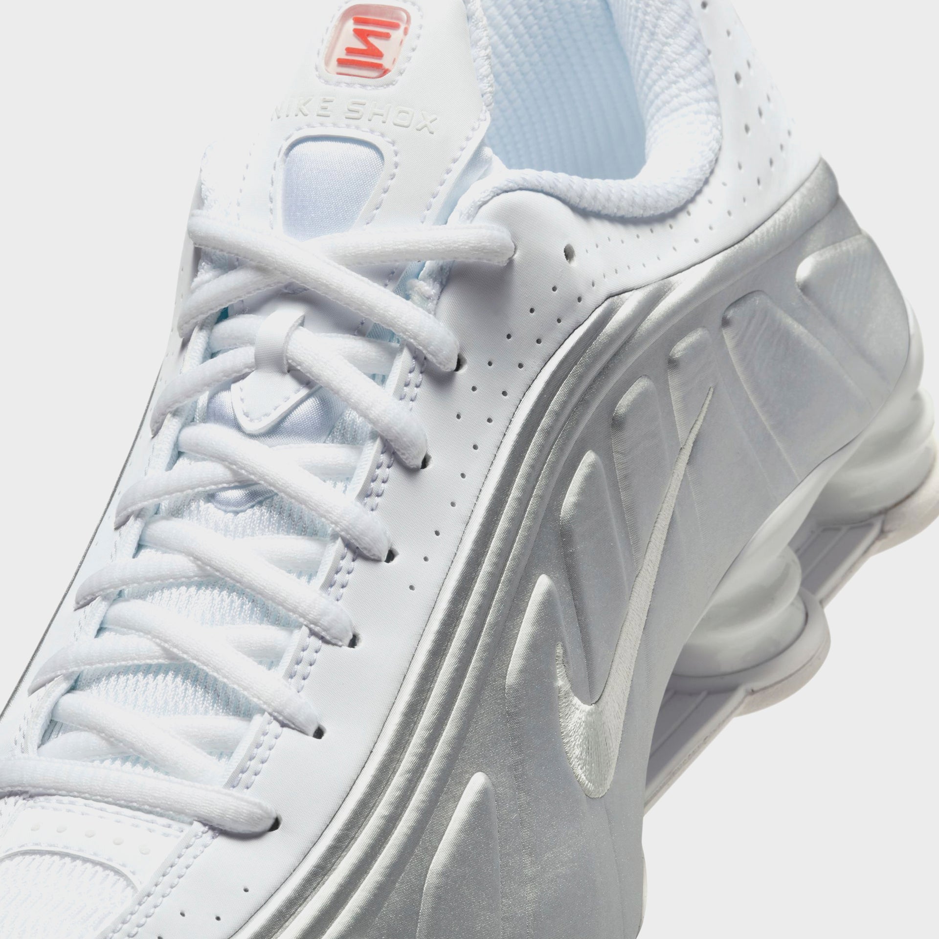 Nike Shox R4  - White / Bright Crimson / Metallic Silver
