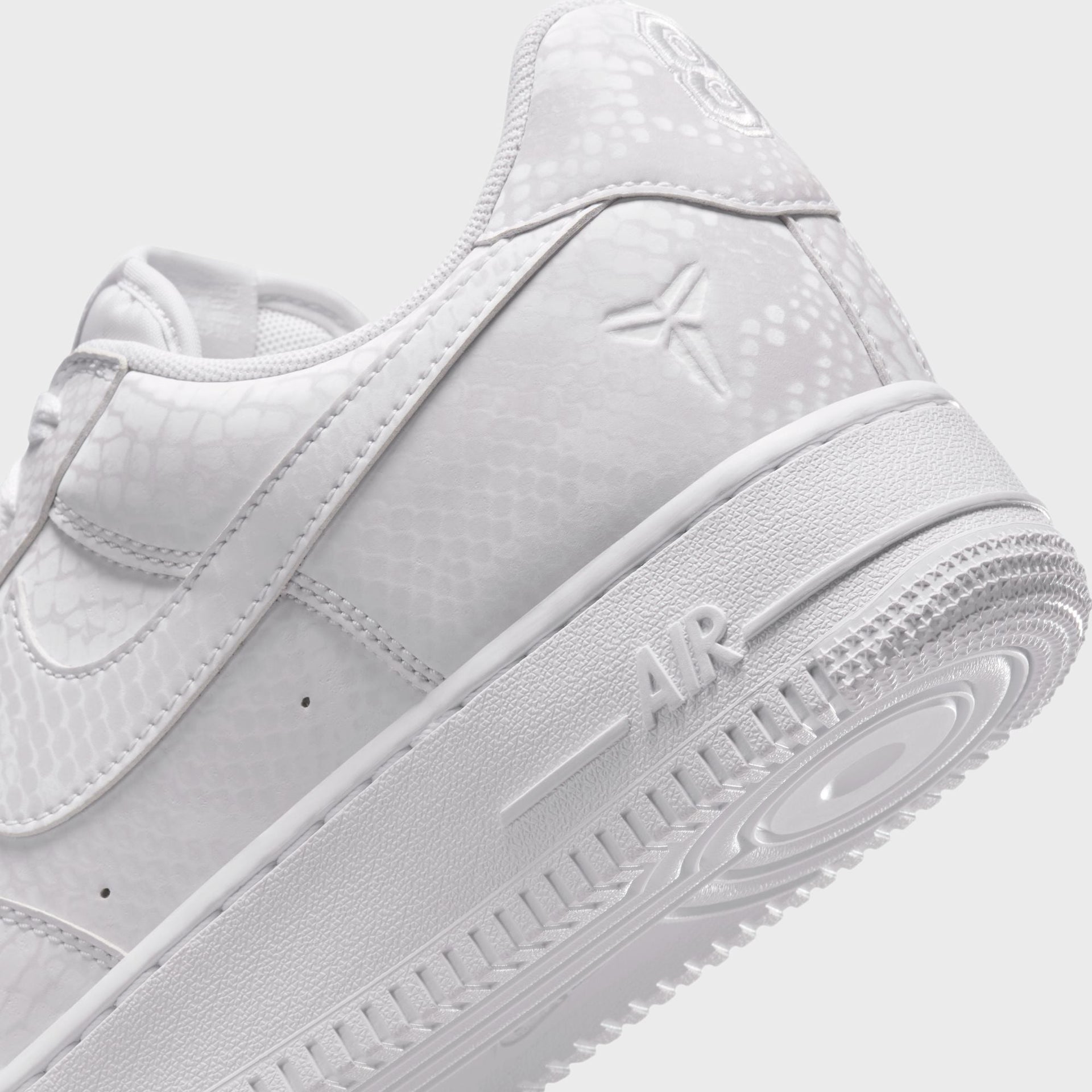 Nike x Kobe Bryant Air Force 1 Low - White / White