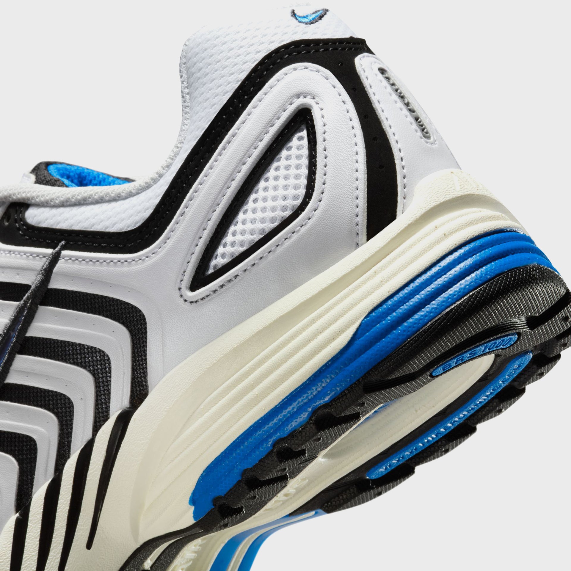 Nike Air Pegasus 2K5 - White / Black / Neutral Grey / Photo Blue