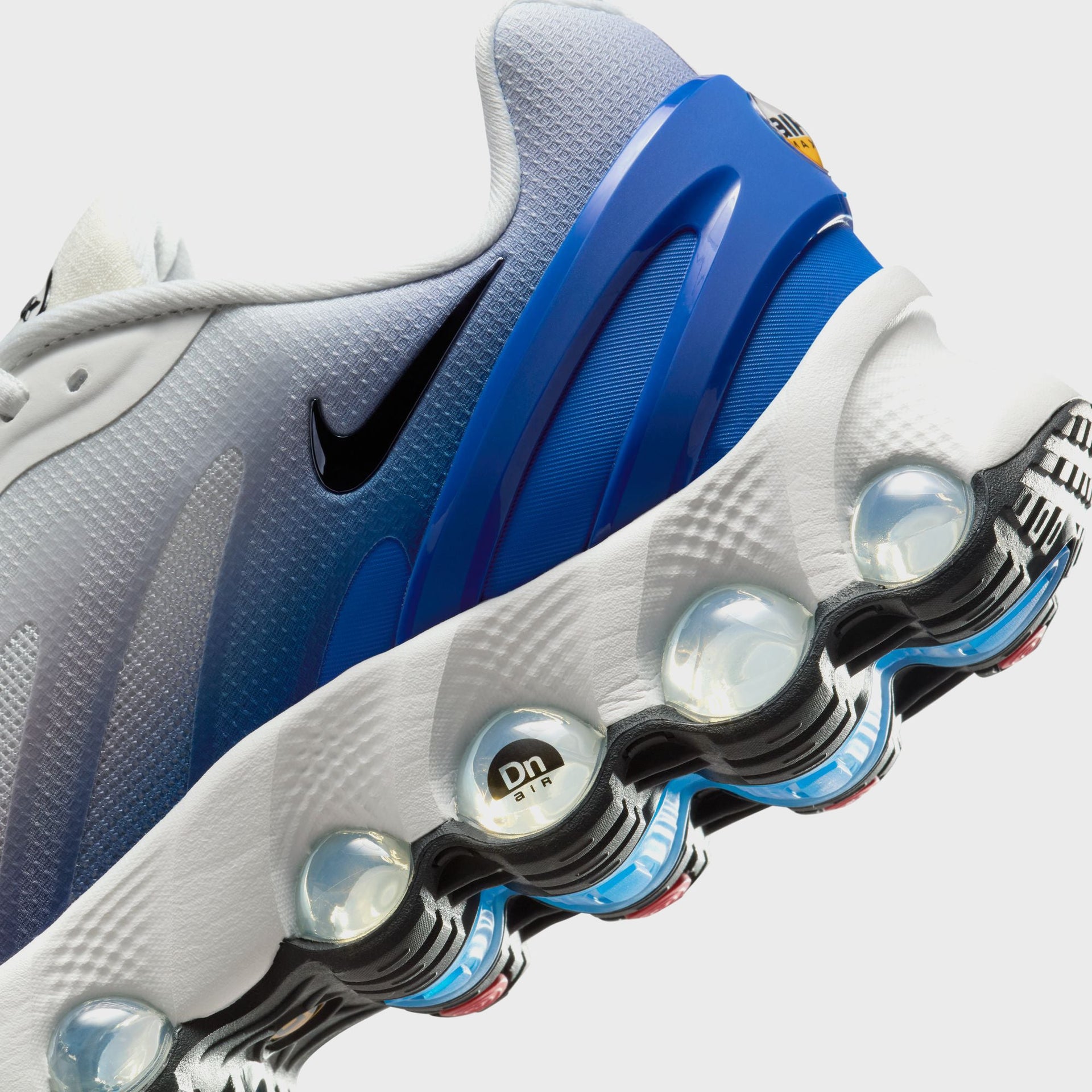 Nike Air Max Dn8 - Summit White / Black / Safety Orange