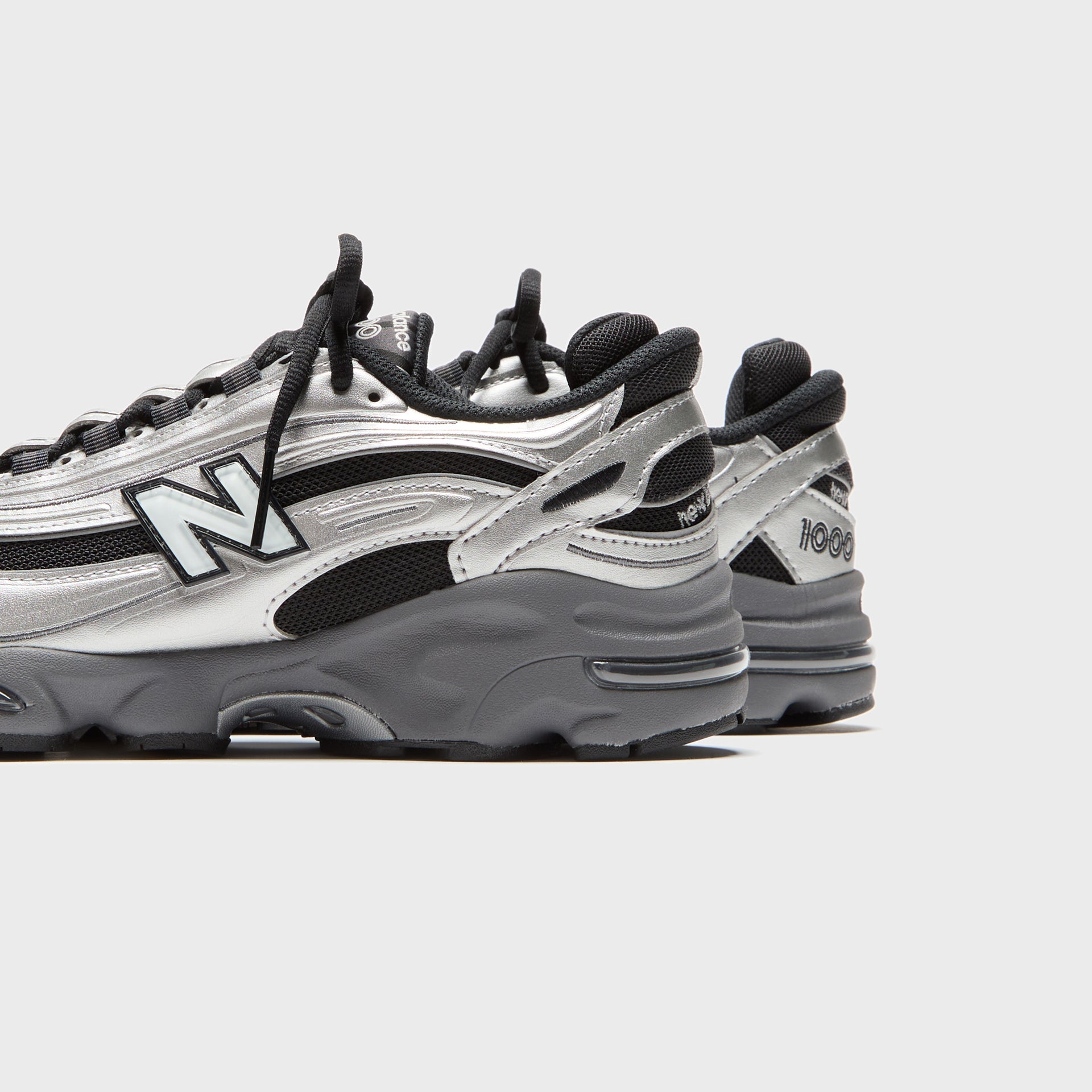 New Balance M1000 - Silver Metallic / Black