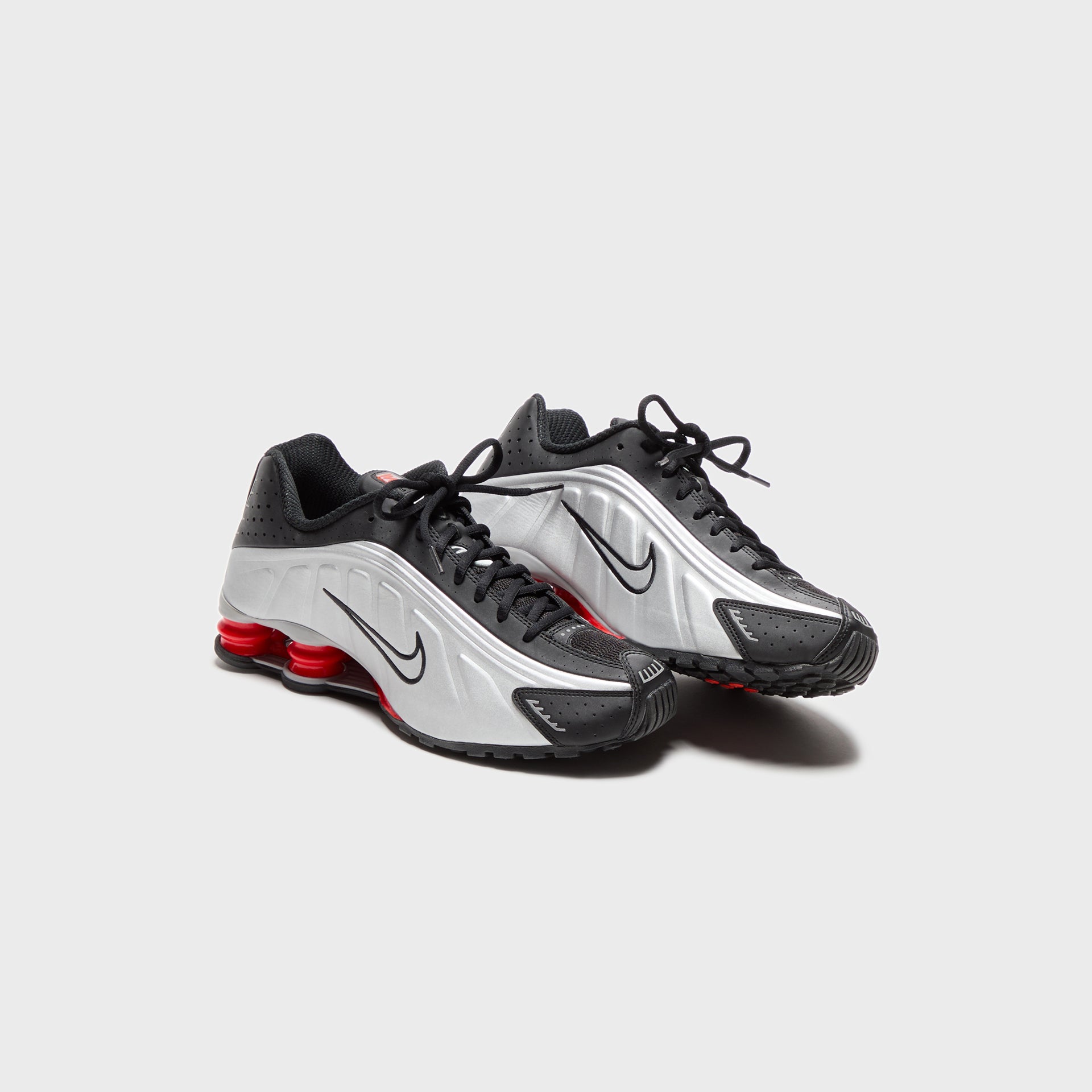Nike Shox R4 P1 - Black / Metallic Silver / Max Orange