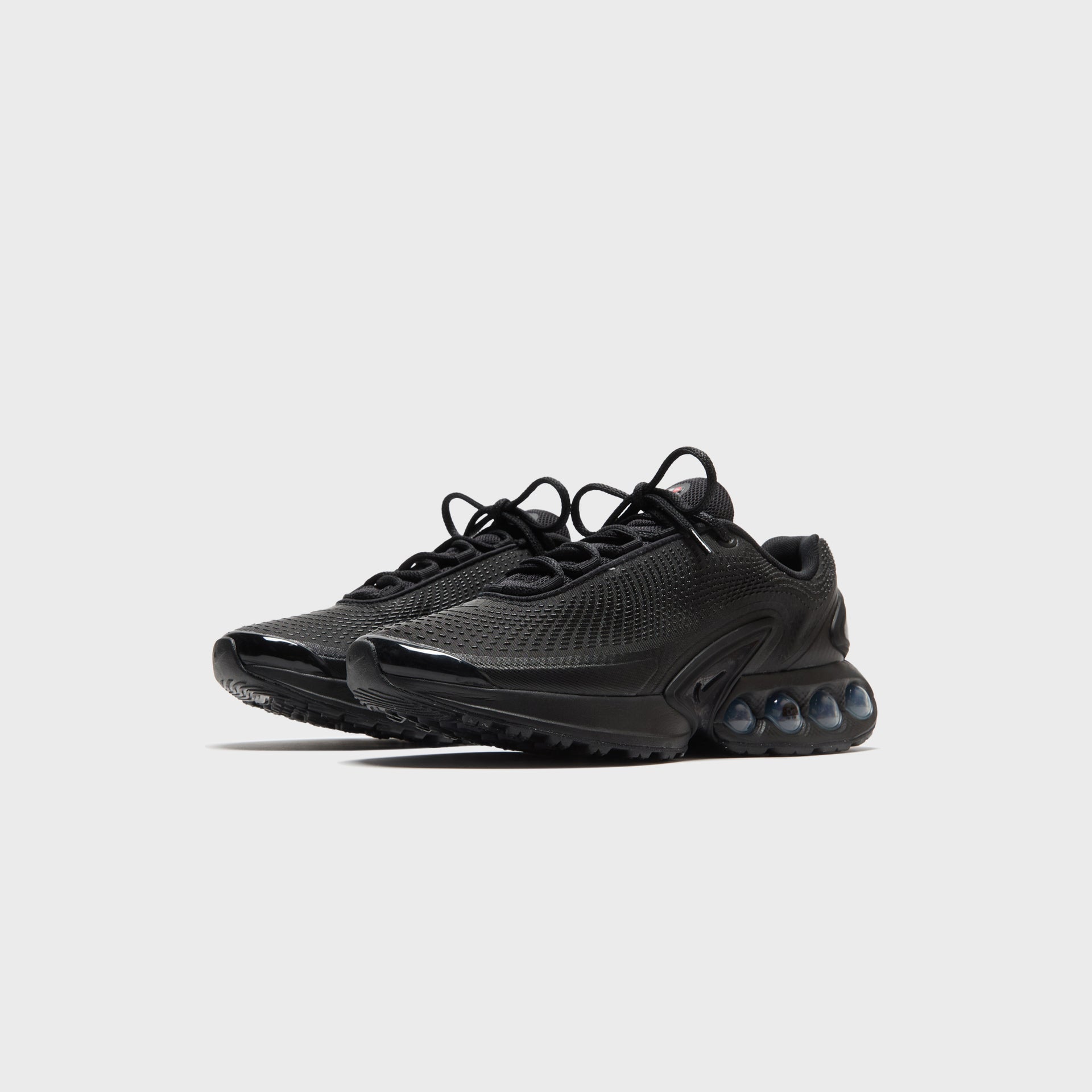 Air Max Dn - Black / Metallic Dark Grey