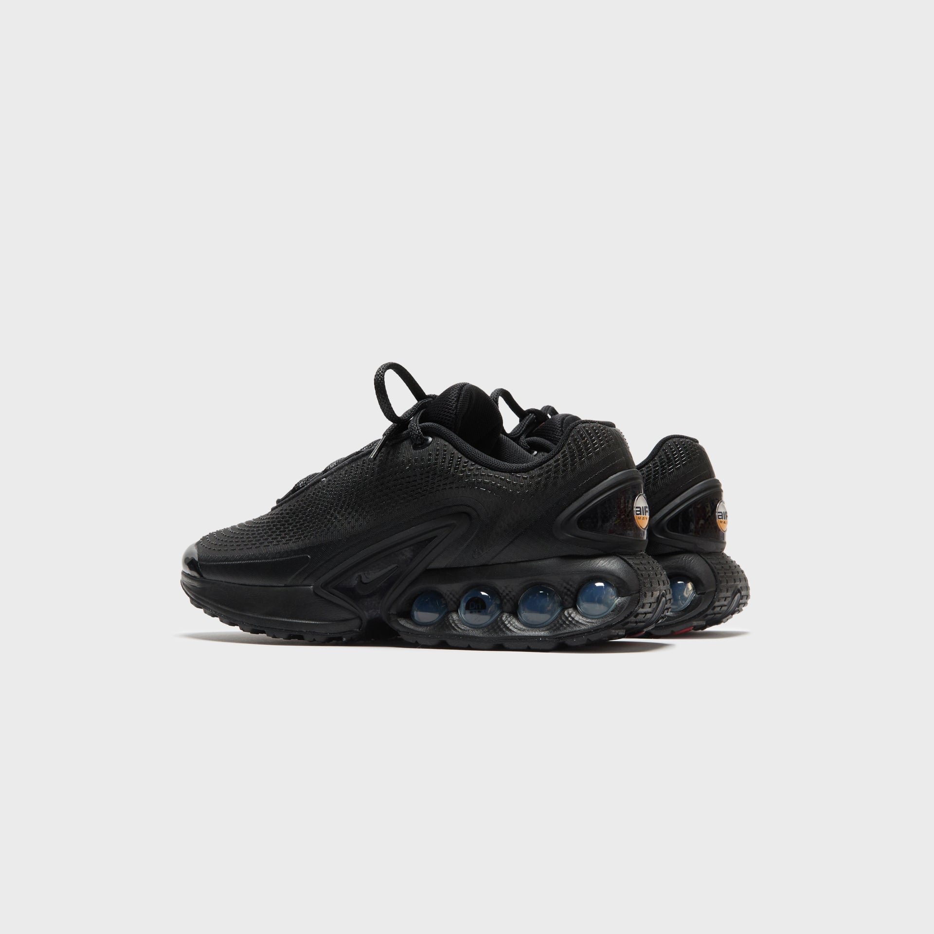 Air Max Dn - Black / Metallic Dark Grey
