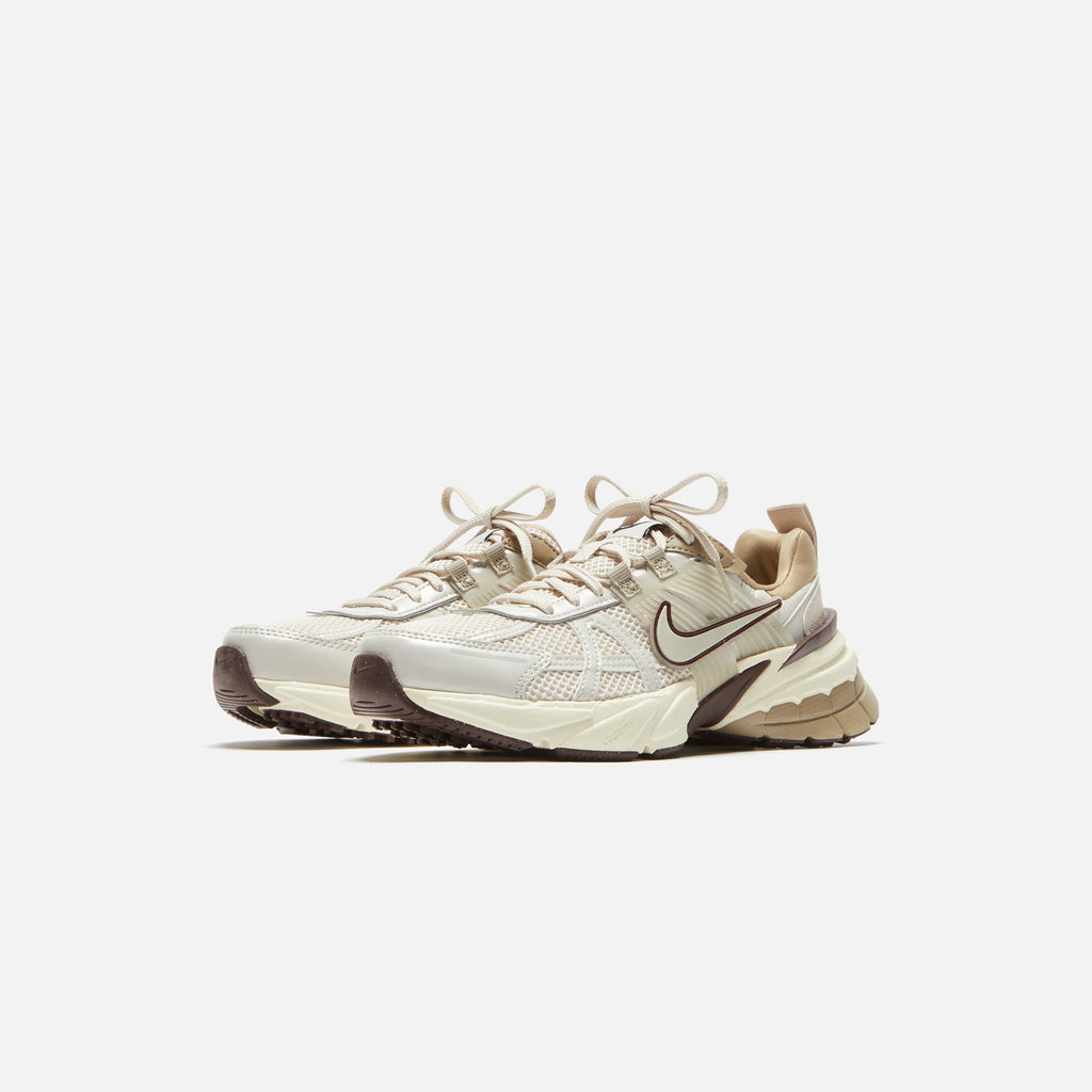 Nike WMNS V2K Run Light Orewood Brown Light Bone Khaki Kith Europe