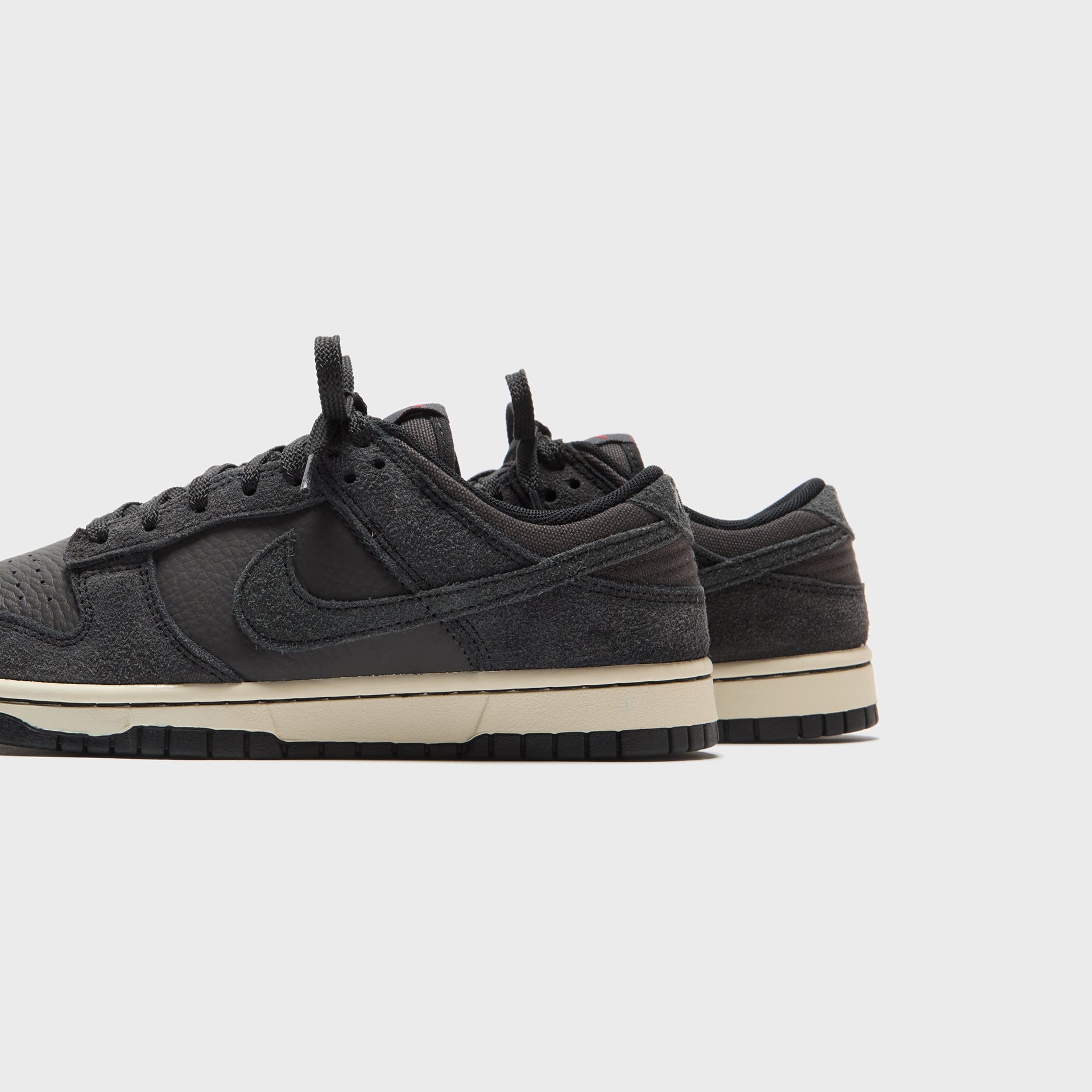 Nike Dunk Low Retro Prm - Black / Medium Ash / Coconut Milk / Off-Noir