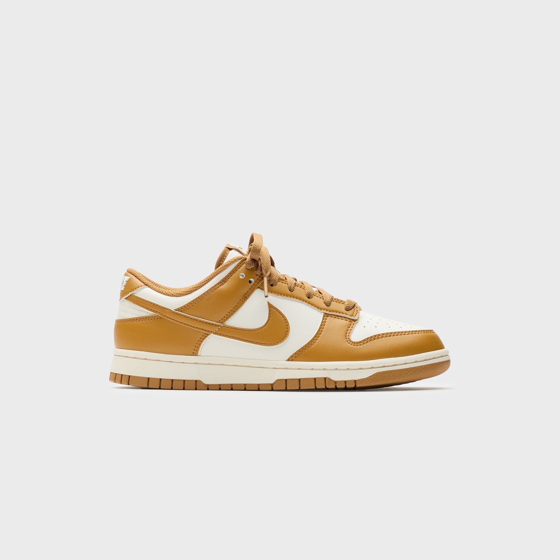 Nike Dunk Low Retro Bttys - Pale Ivory / Pale Ivory / Wheat