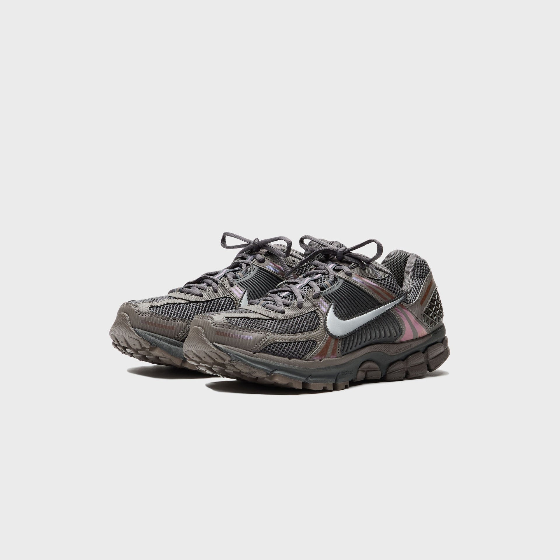 Nike Zoom Vomero 5 - Cave Stone / Metallic Silver