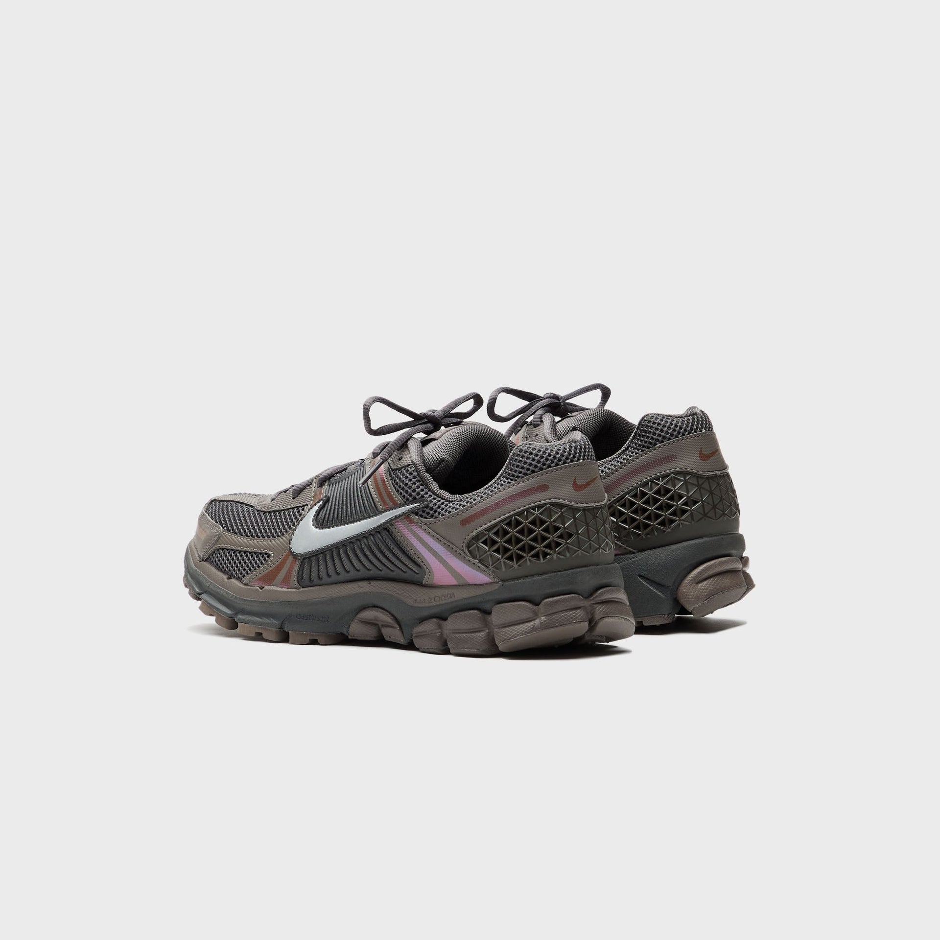 Nike Zoom Vomero 5 - Cave Stone / Metallic Silver