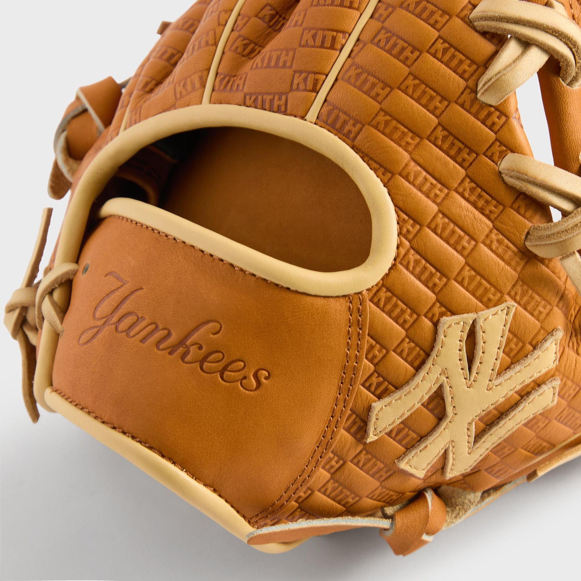 Kith & Rawlings for the New York Yankees Heart of the Hide Glove - Tan