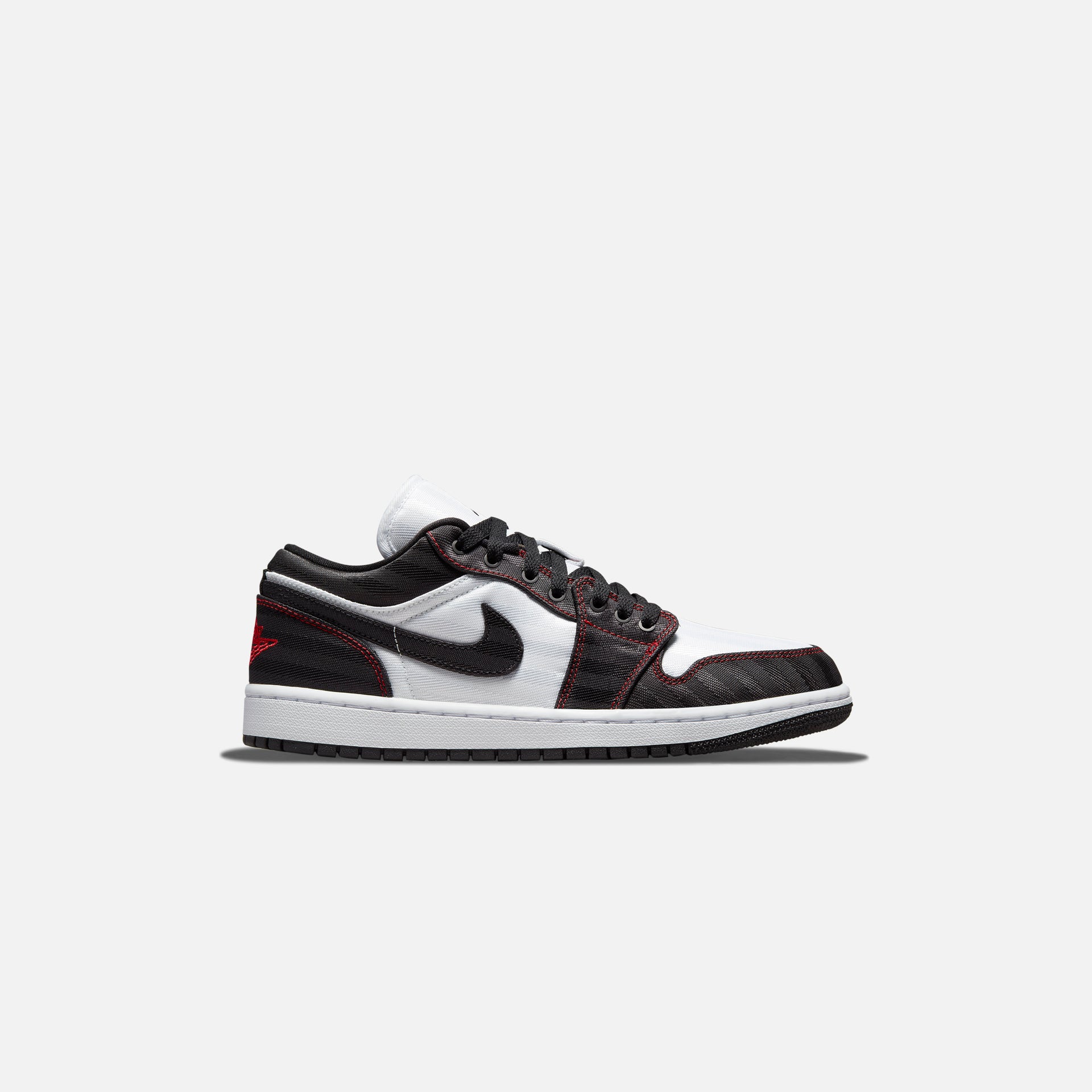 Jordan WMNS Air Jordan 1 Low SE Utility - White / Black / Gym Red