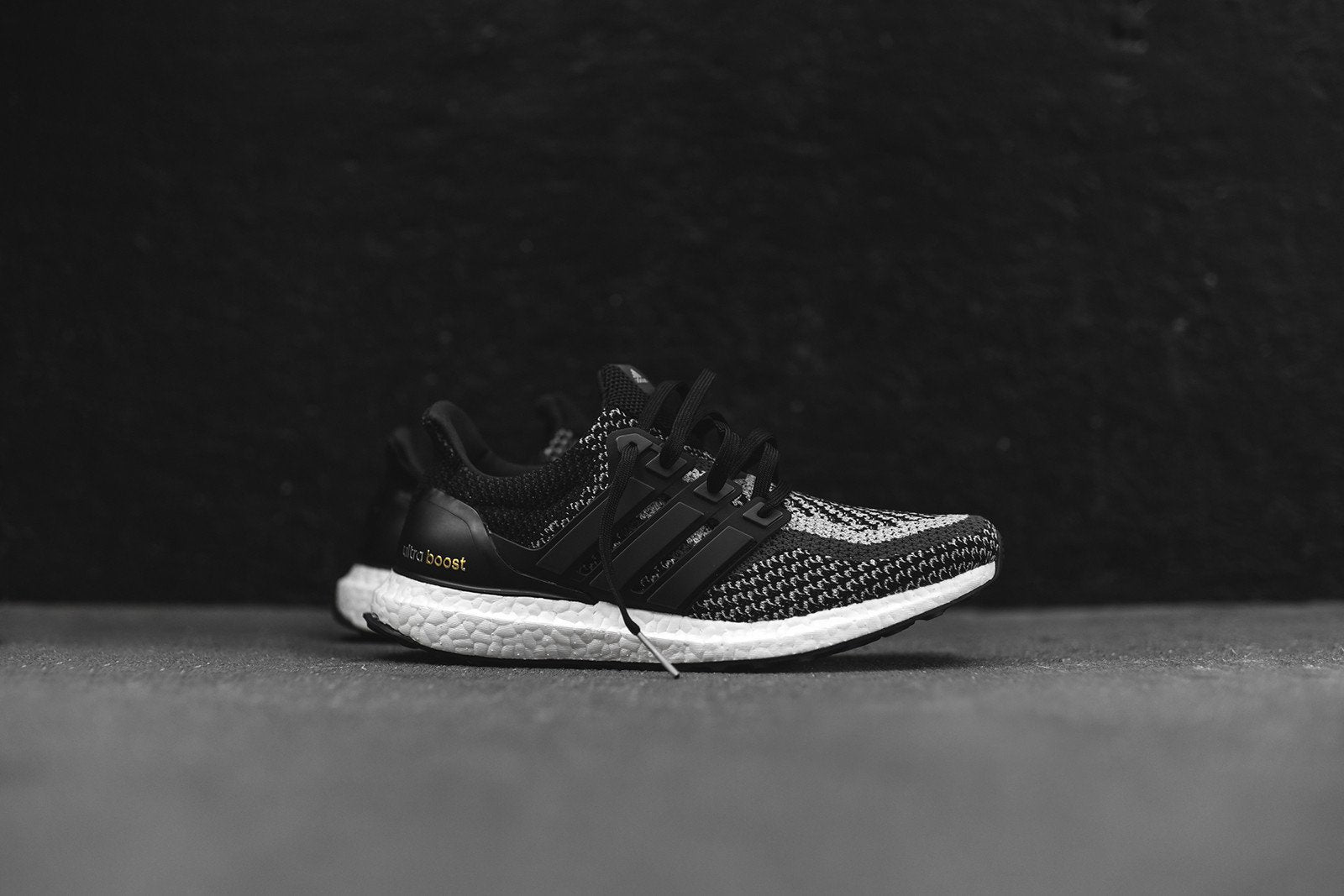 adidas Ultra Boost - Black / Reflective