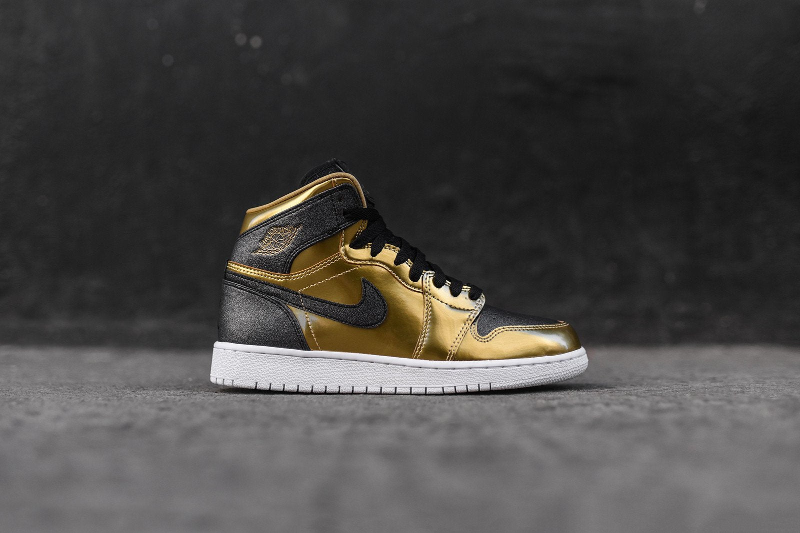 Nike GS Air Jordan 1 Retro High BHM - Black / Metallic Gold