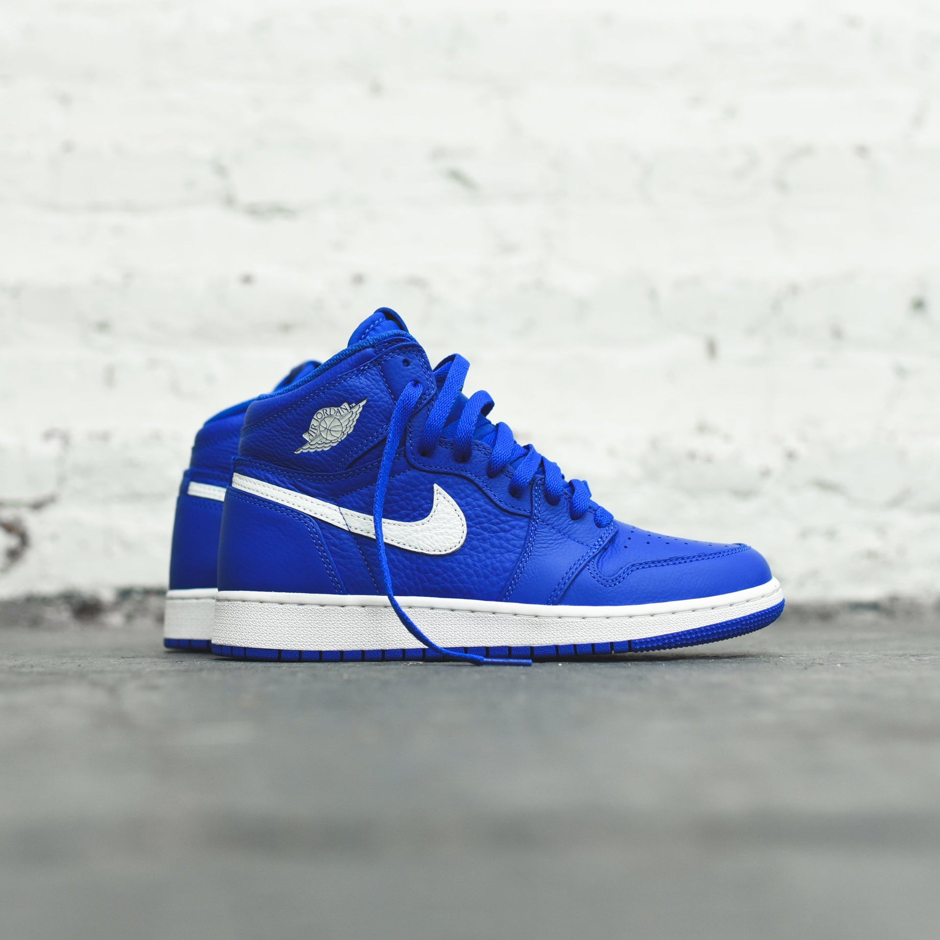 Nike GS Air Jordan 1 - Hyper Royal / Sail