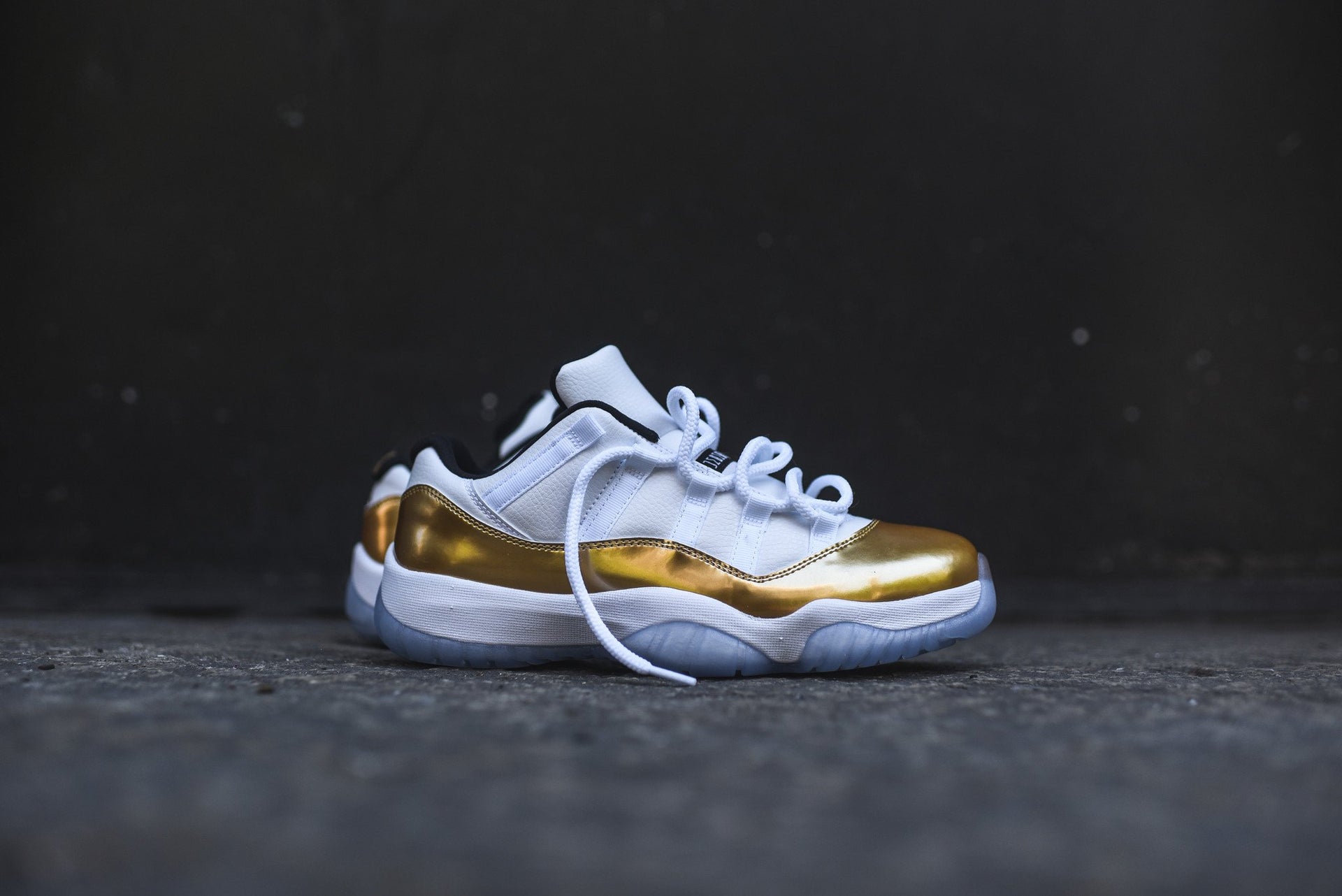 Nike Air Jordan XI Retro Low GS - White / Gold