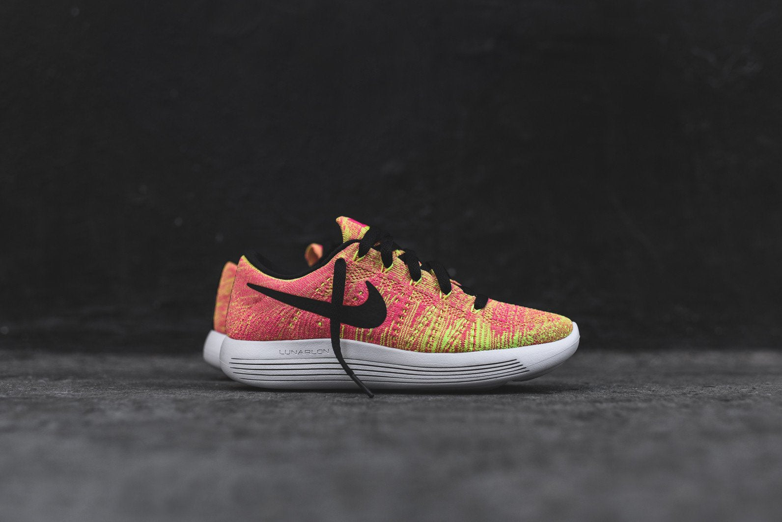 Nike WMNS LunarEpic Low Flyknit ULTD & WMNS Air Pegasus 92/16