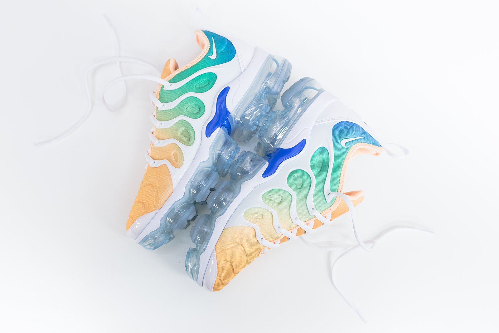 Nike WMNS Air VaporMax Plus - White / Tangerine