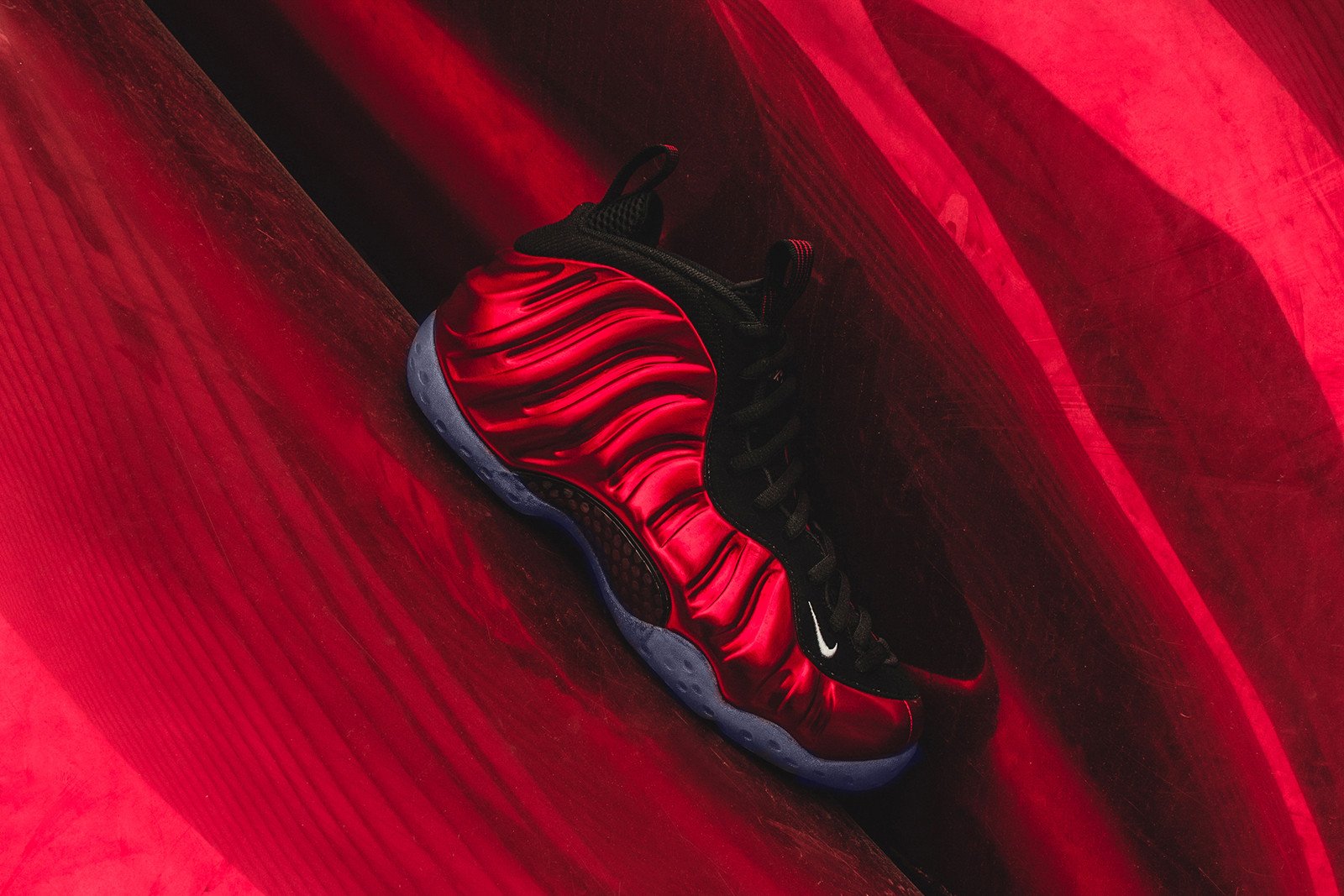 Nike Air Foamposite One - Varsity Red / White / Black