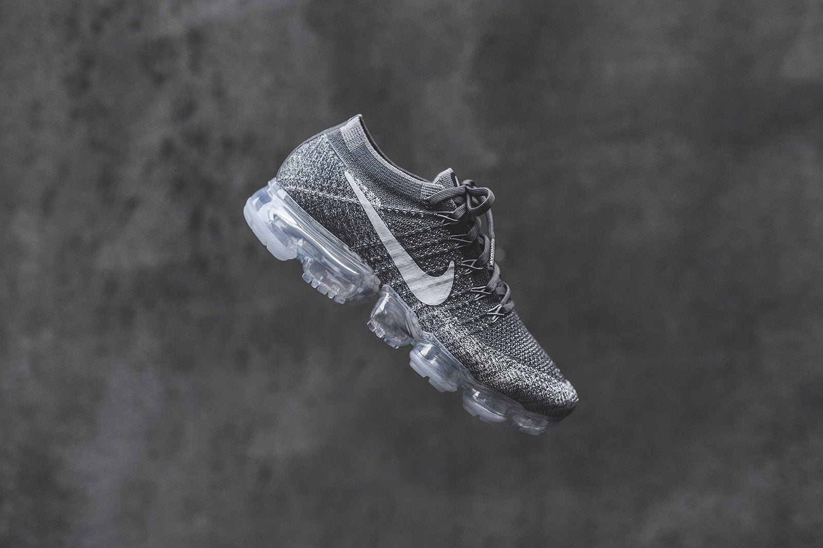 Nike WMNS Air VaporMax Flyknit - Dark Grey / Black / Wolf Grey