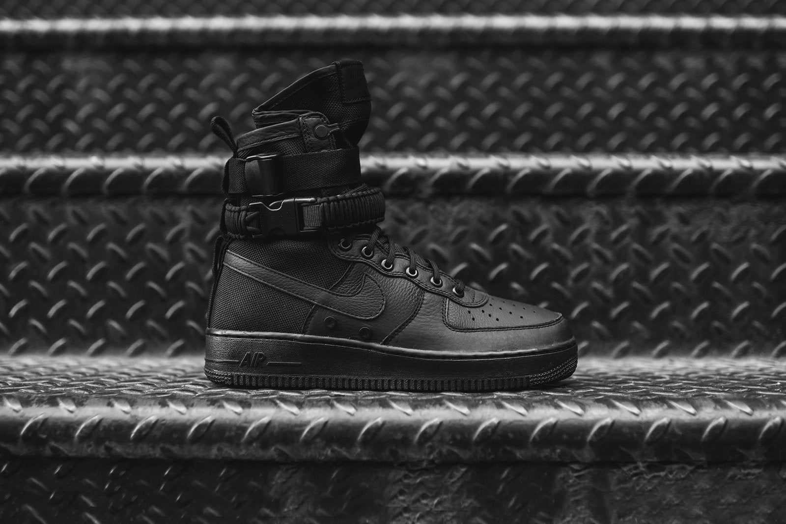 Nike WMNS SF-AF1 - Tripe Black