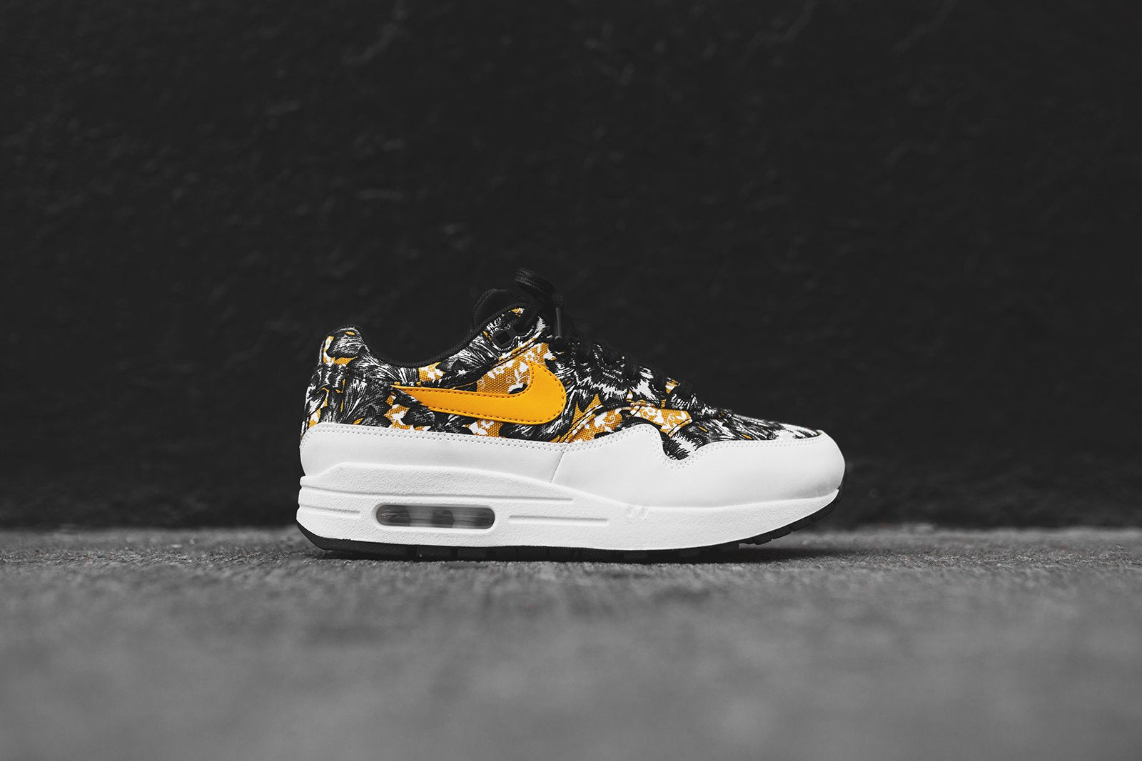 Nike WMNS Air Max 1 NRG QS - White / University Gold / Black
