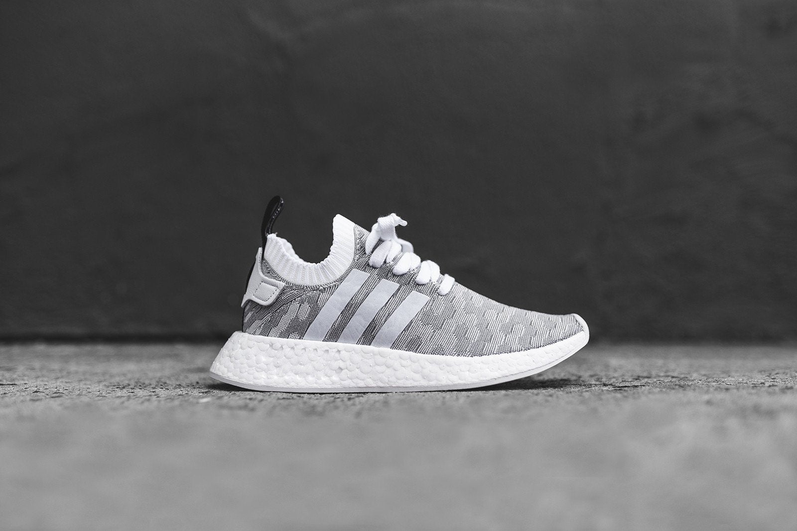 adidas Originals WMNS NMD_R2 PK - Grey / White