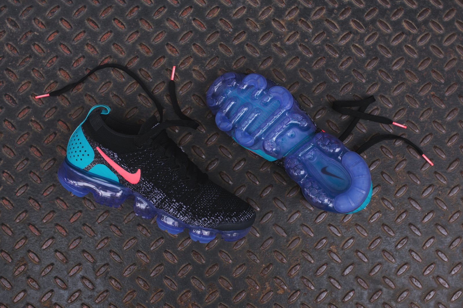 Nike WMNS Air VaporMax FK 2 - Black / Red / Dust