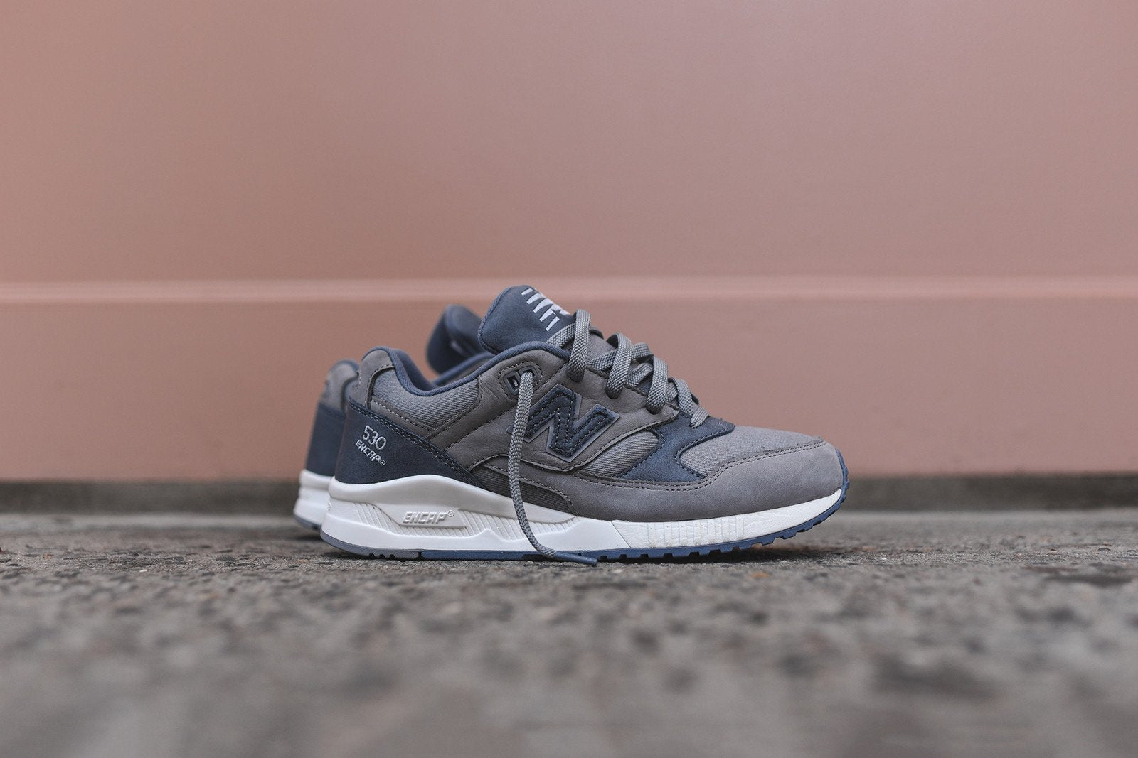 New Balance WMNS 530 - Steel Grey / Navy