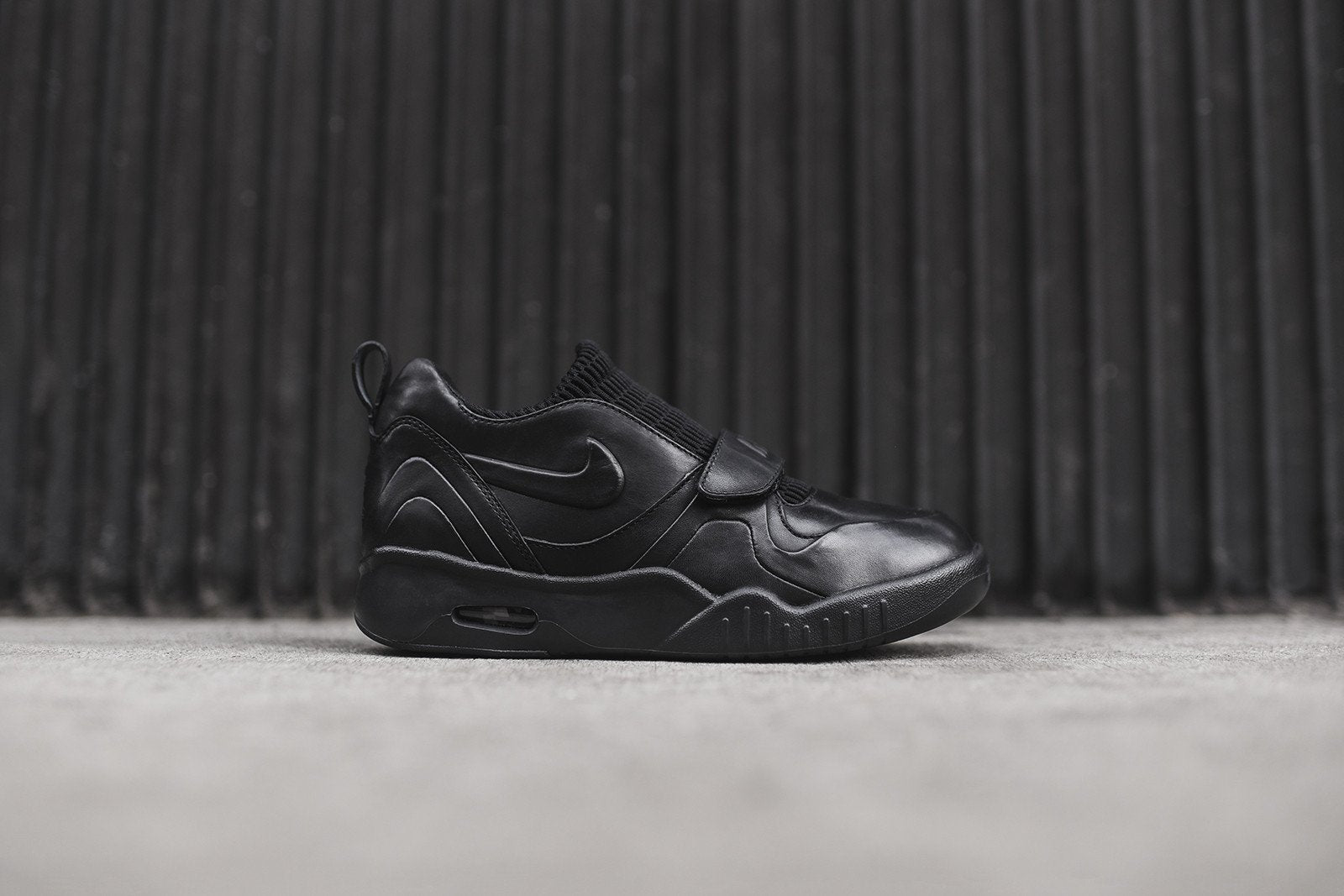 Nike WMNS Air Tech Challenge XVII - Triple Black