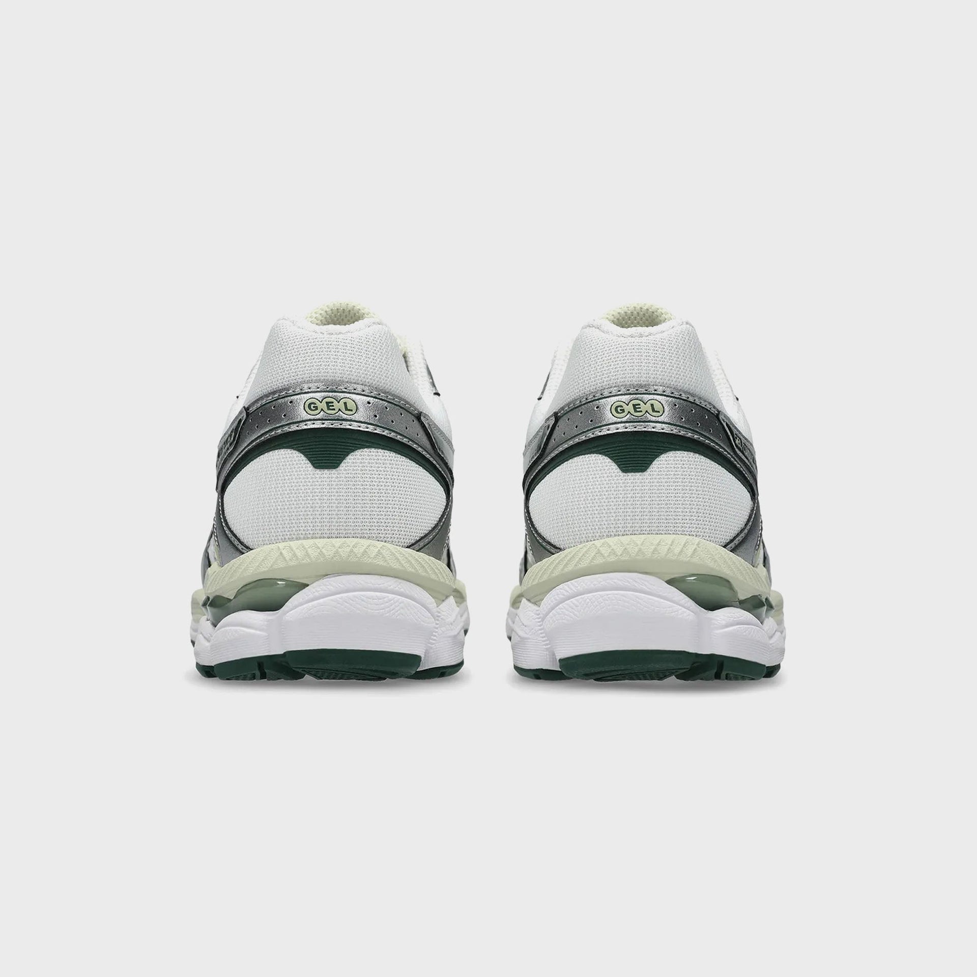 ASICS Gel-Cumulus 16 - White / Forest Night