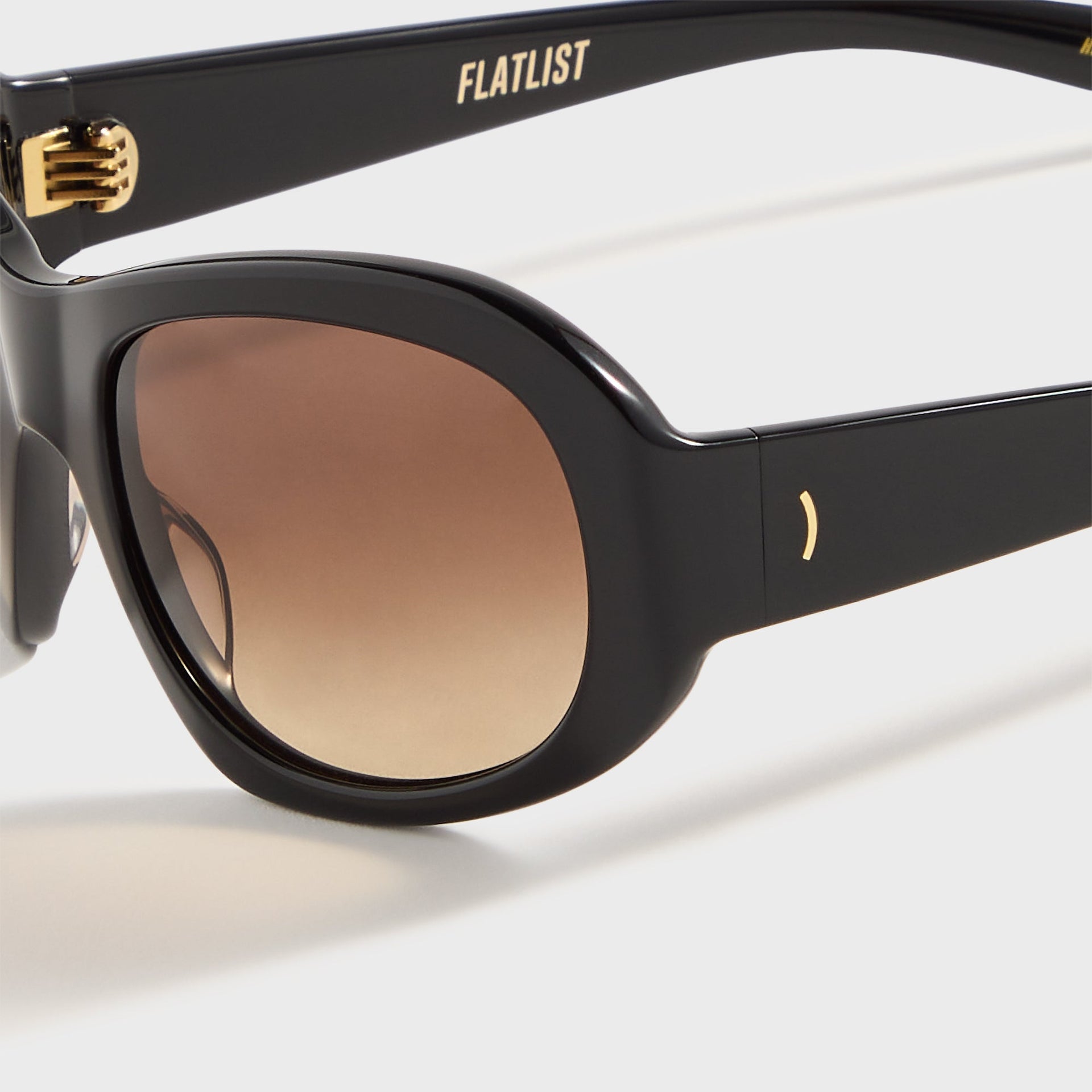 Flatlist Ezra in Solid Black / Brown Gradient Lens