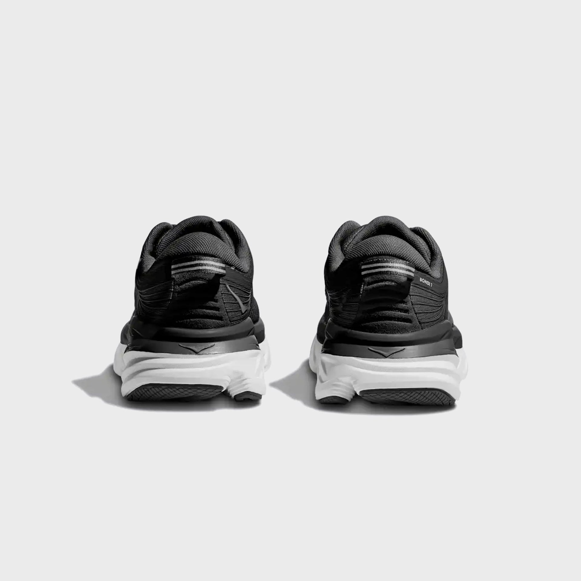 HOKA WMNS Bondi 7 - Black / White
