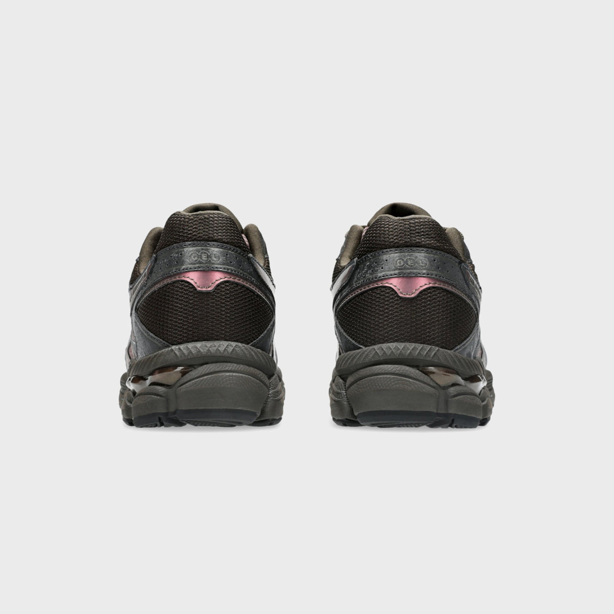 ASICS Gel-Cumulus 16 - Cocoa Powder / Black