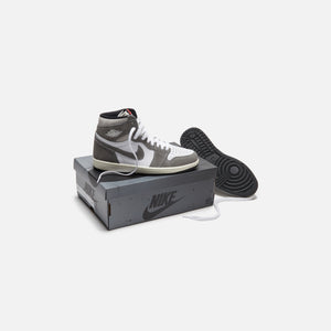 Nike Air Jordan 1 Retro High OG - Black / Fire Red / White / Light Smoke Grey