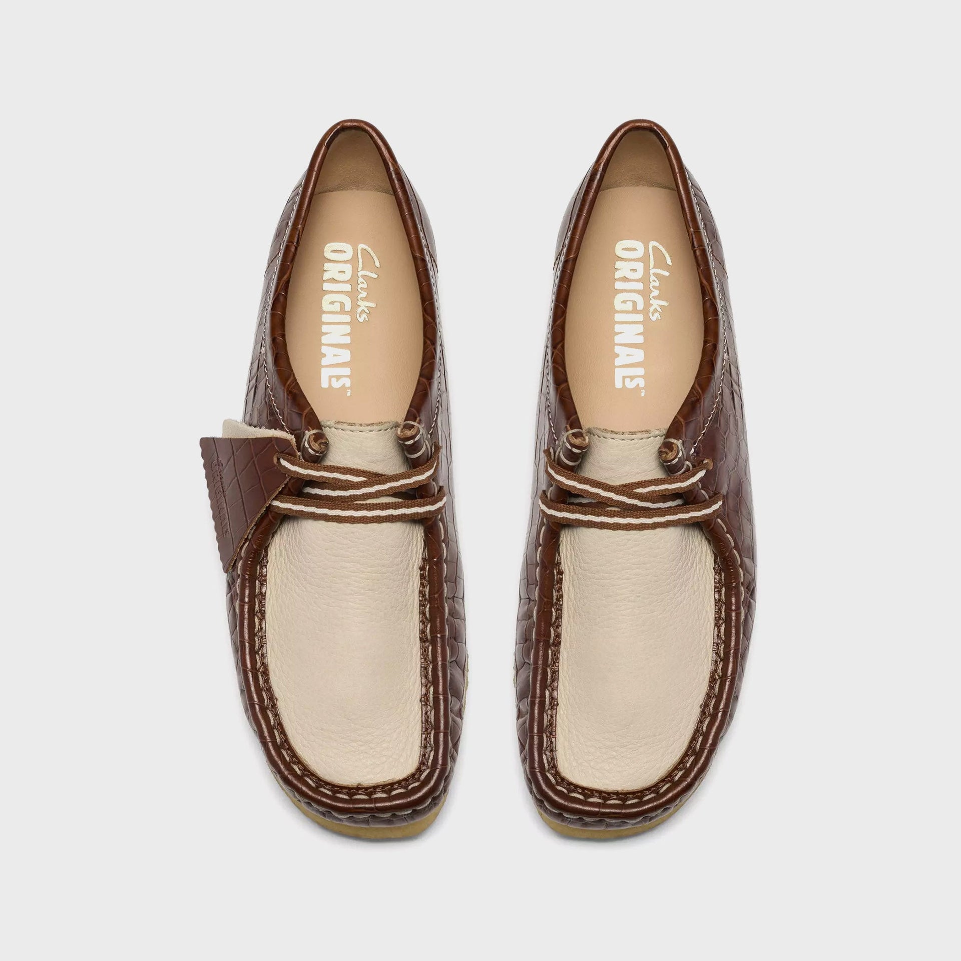 Clarks WMNS Croc Patent Wallabee Boot - Tan Interest