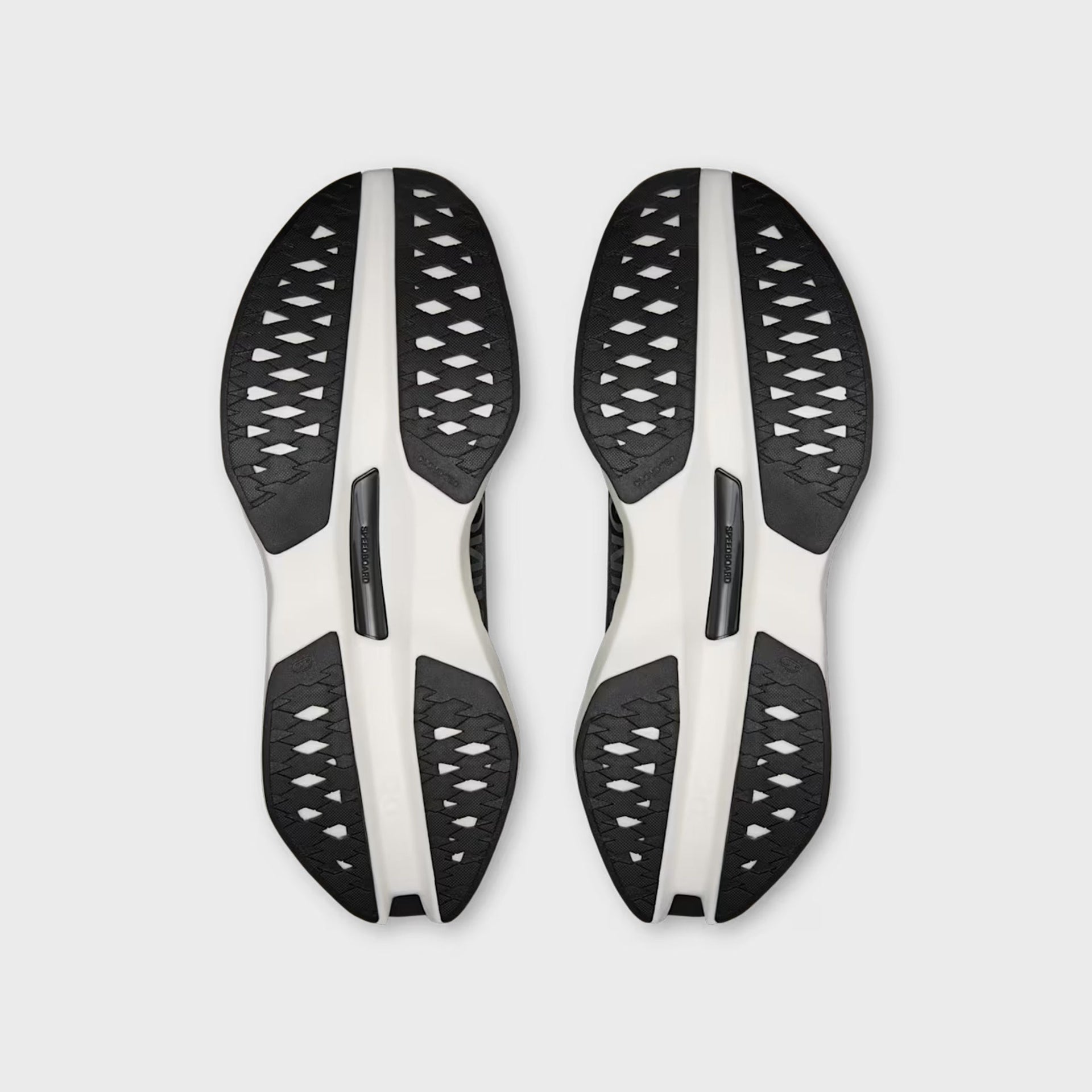 On Running Cloudboom Max - All Black