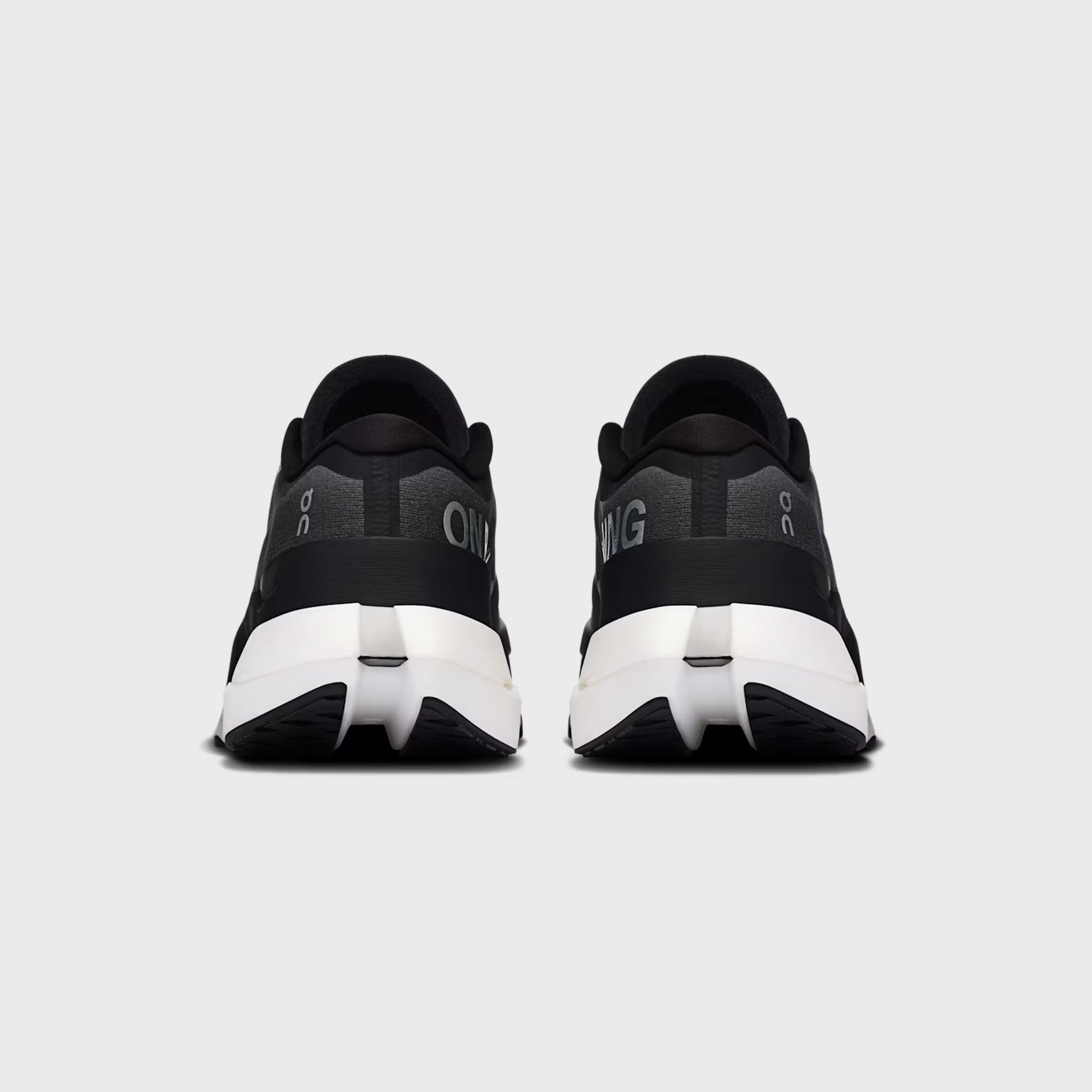 On Running Cloudboom Max - All Black