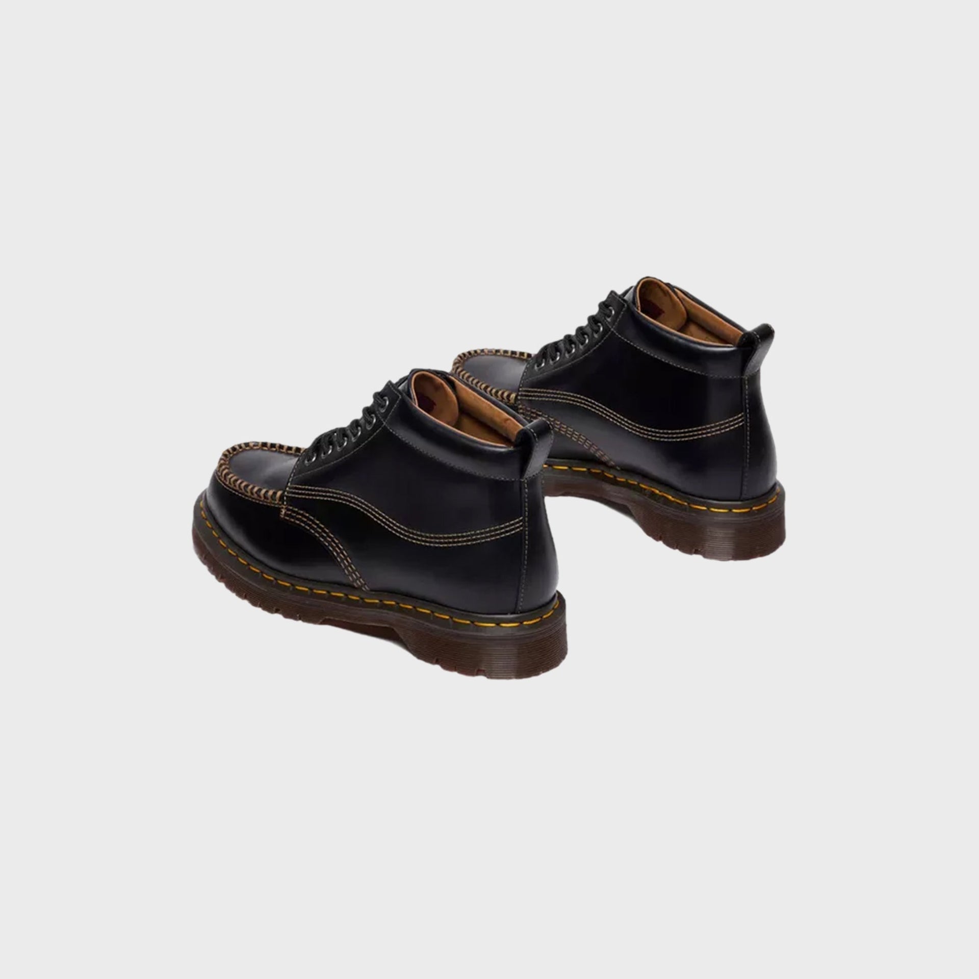 Dr. Martens Lowell Chukka - Black Aniline