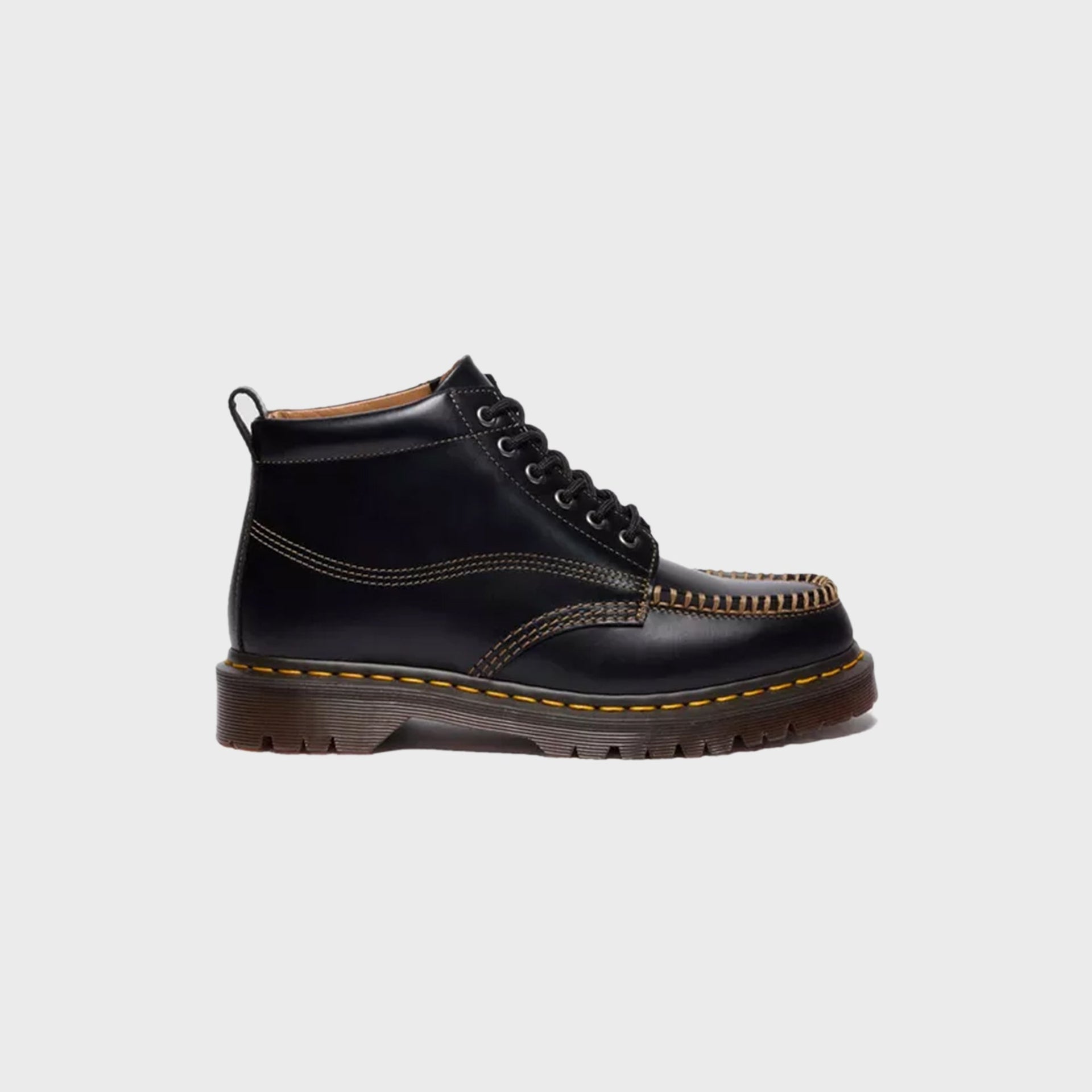 Dr. Martens Lowell Chukka - Black Aniline